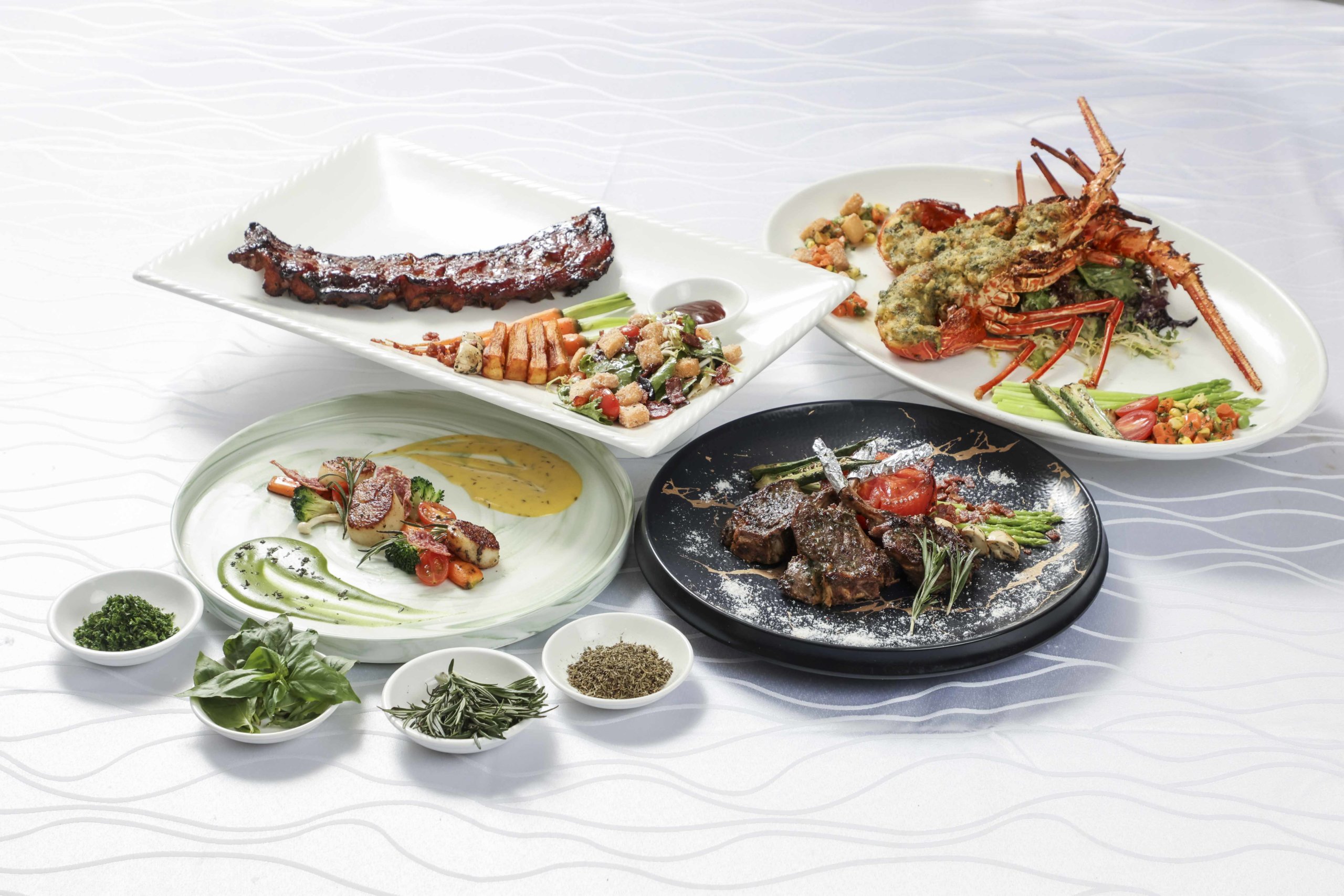 為響應都市農莊帶出的健康新概念,樂富廣場商戶創作多款以香草入饌的滋味佳餚。