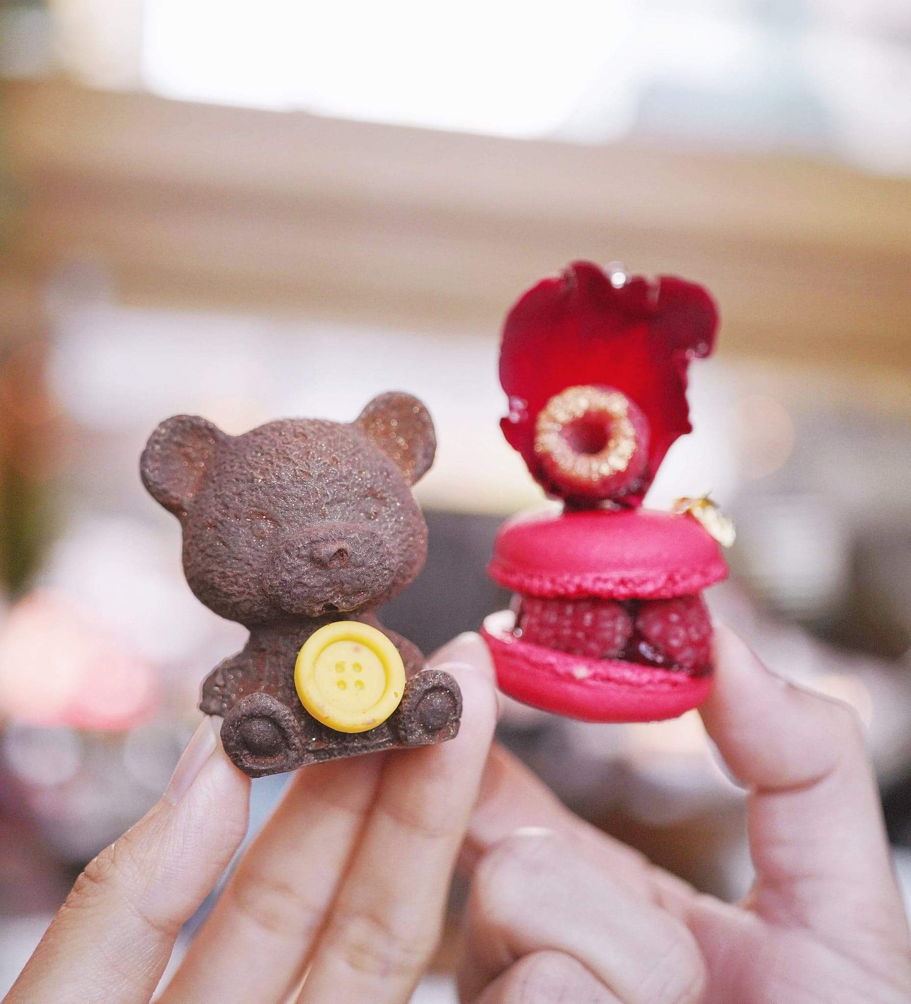 多款甜品中，聖誕ICON朱古力小熊及聖誕馬卡龍最為搶眼！。