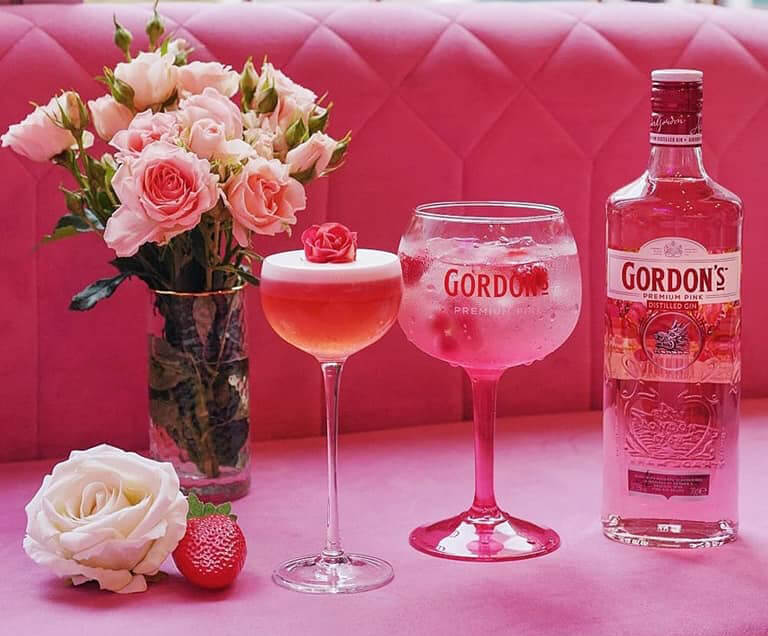 PINK GIN以天然鮮莓釀製，可口甜美，深受女生歡迎。