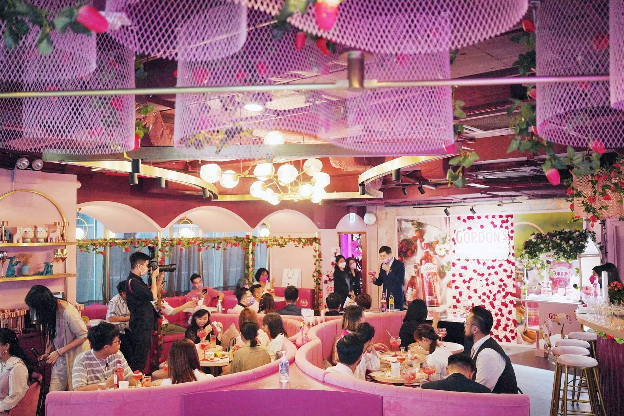 整間店子裝都以粉紅色為主，少女味十足！