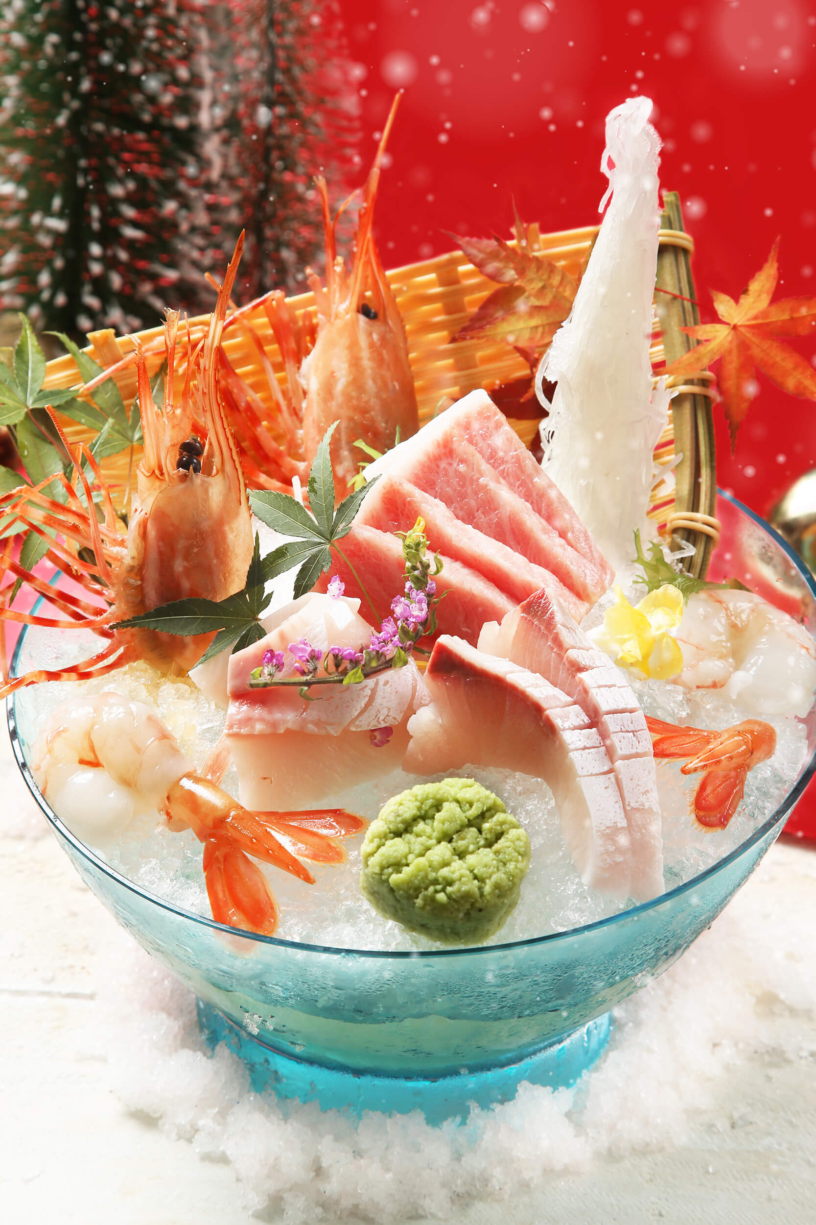 吞拿魚腩刺身盛合有多款日本直送刺身,鮮味十足。