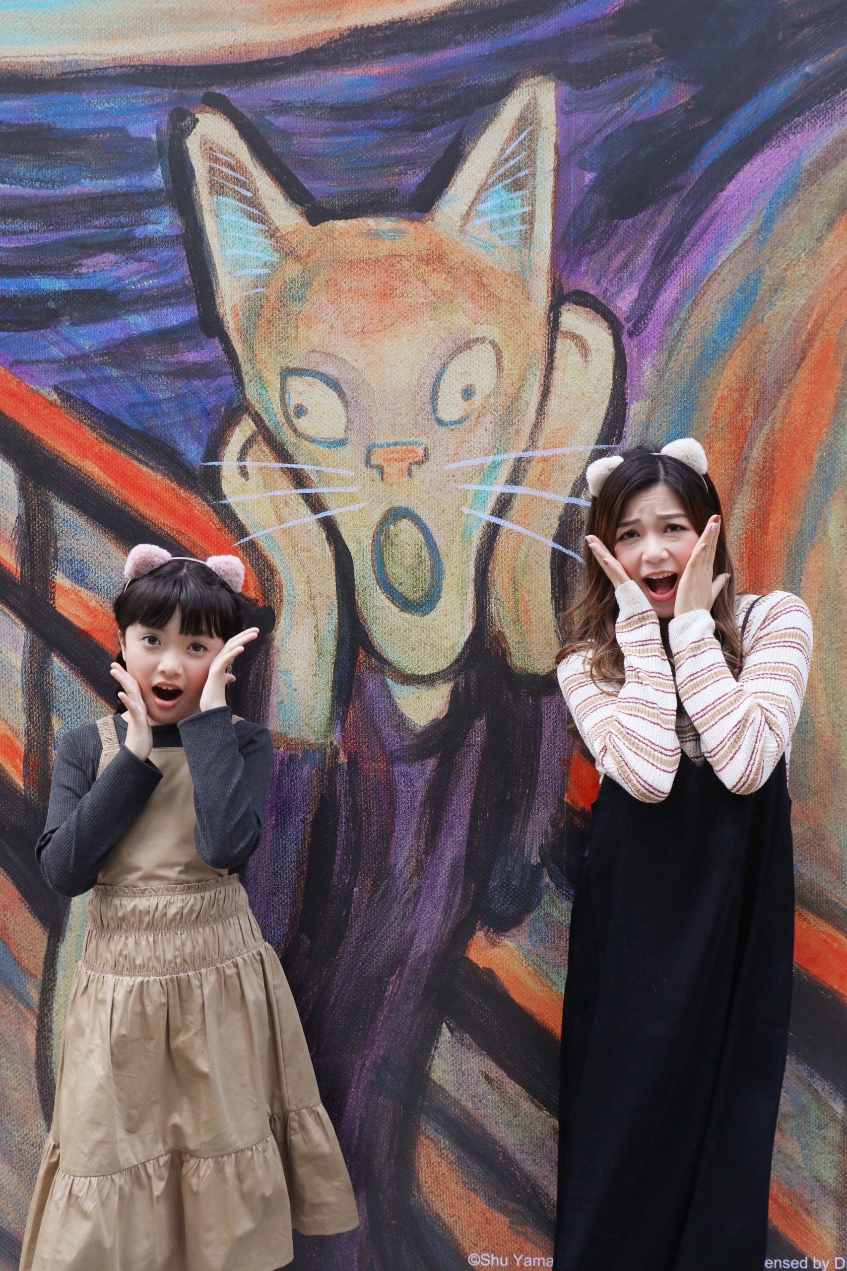 跟《貓鳴》拍照,是指定動作!