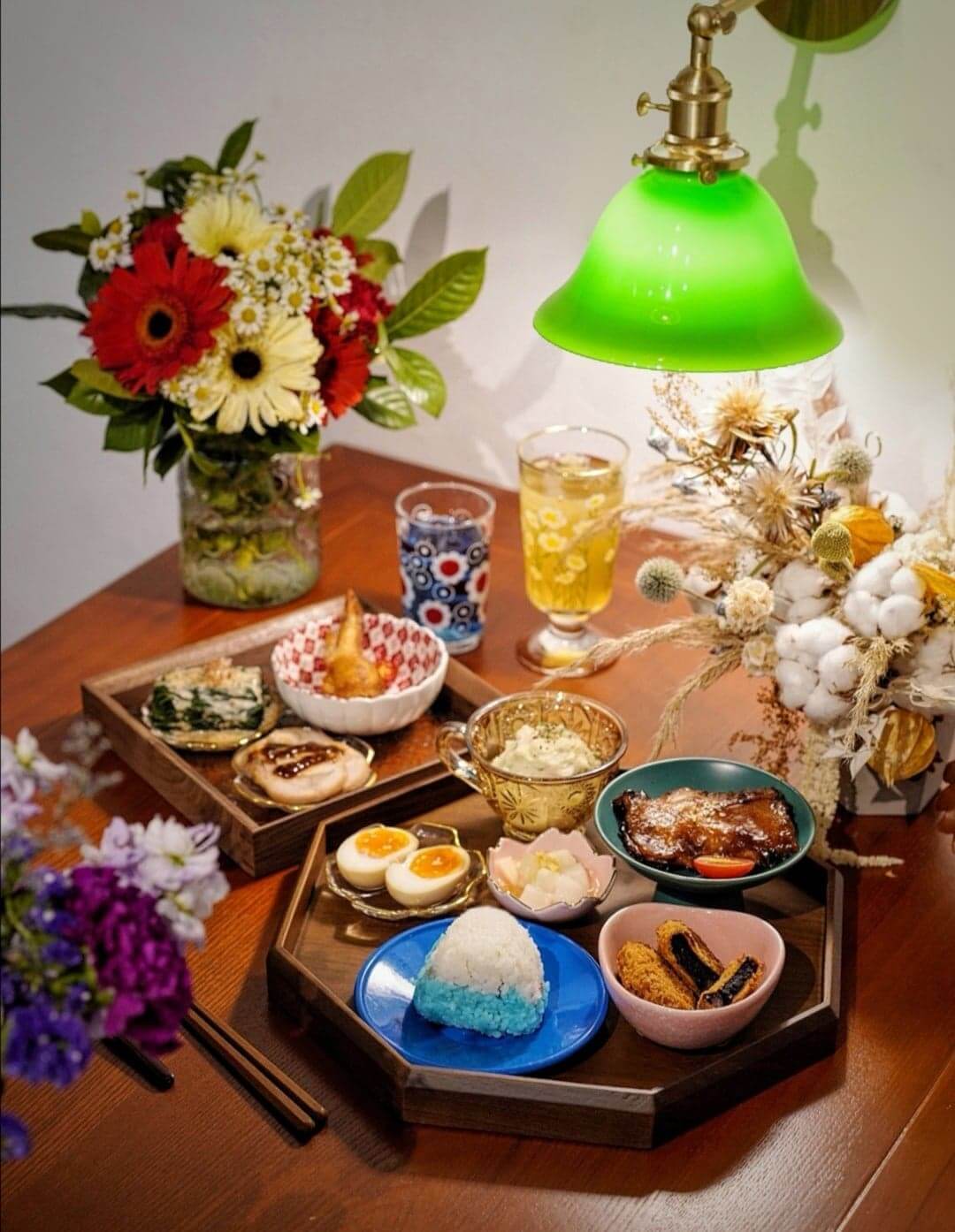 婆婆珈琲屋是山林道全新Cafe,主打日港的懷舊元素。