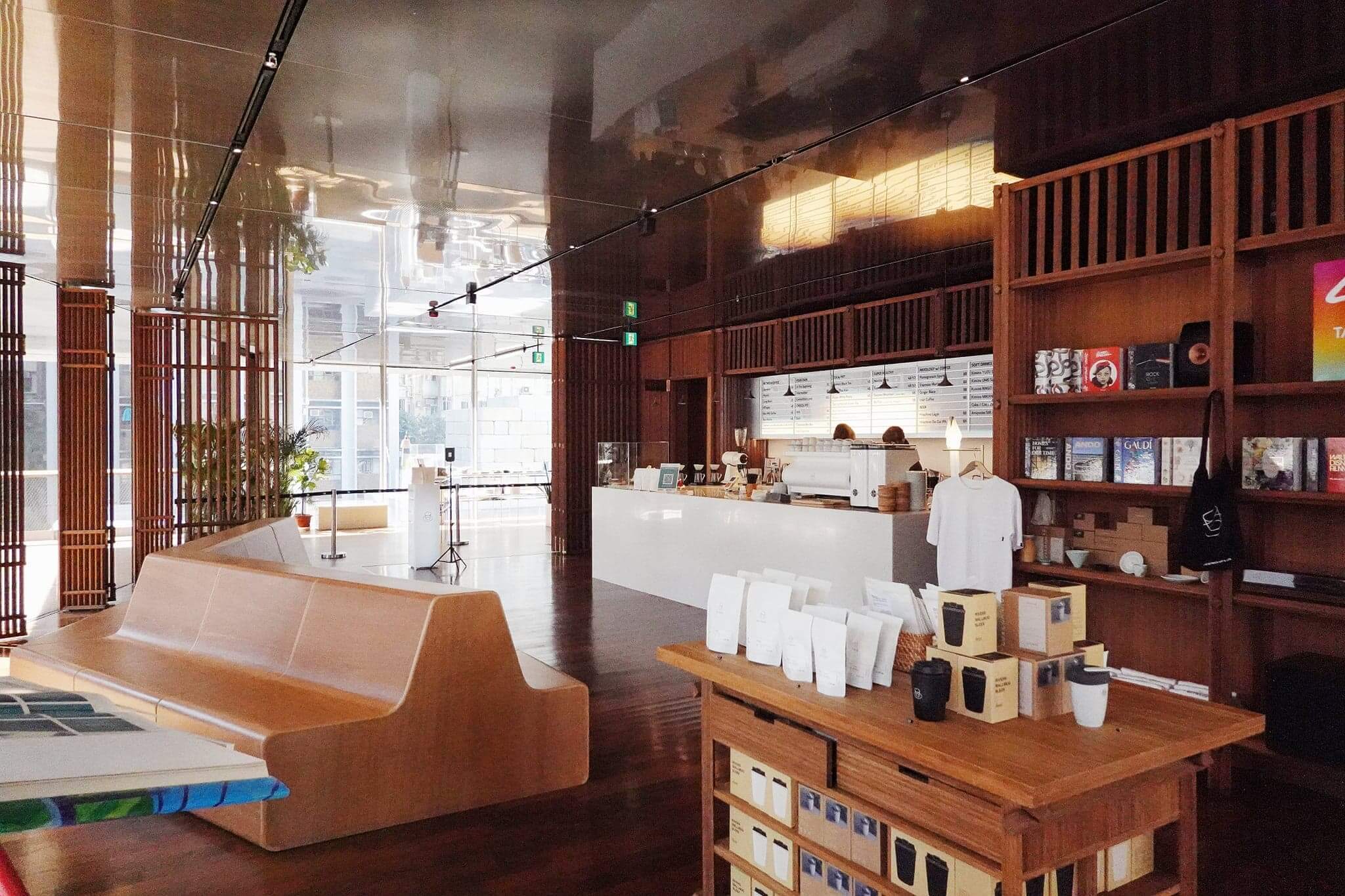 木系裝修,好有東京表參道咖啡店嘅感覺!