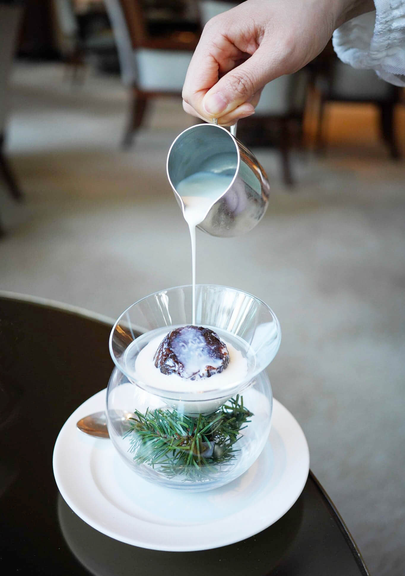 英式聖誕甜餡餅加雲哩拿忌廉,甜而不膩。