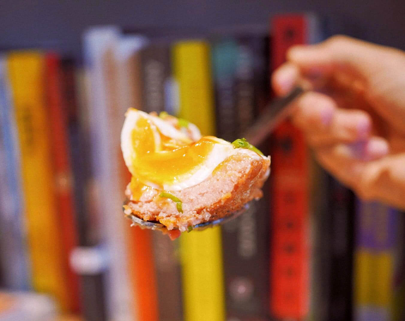 溫泉蛋外有層炸午餐，好邪惡！好好味！