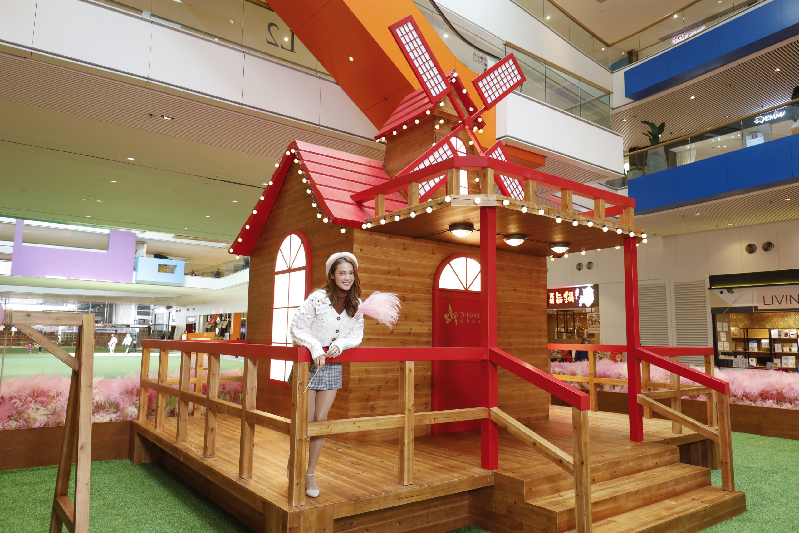 紅色屋頂木屋,好有童話氣息!