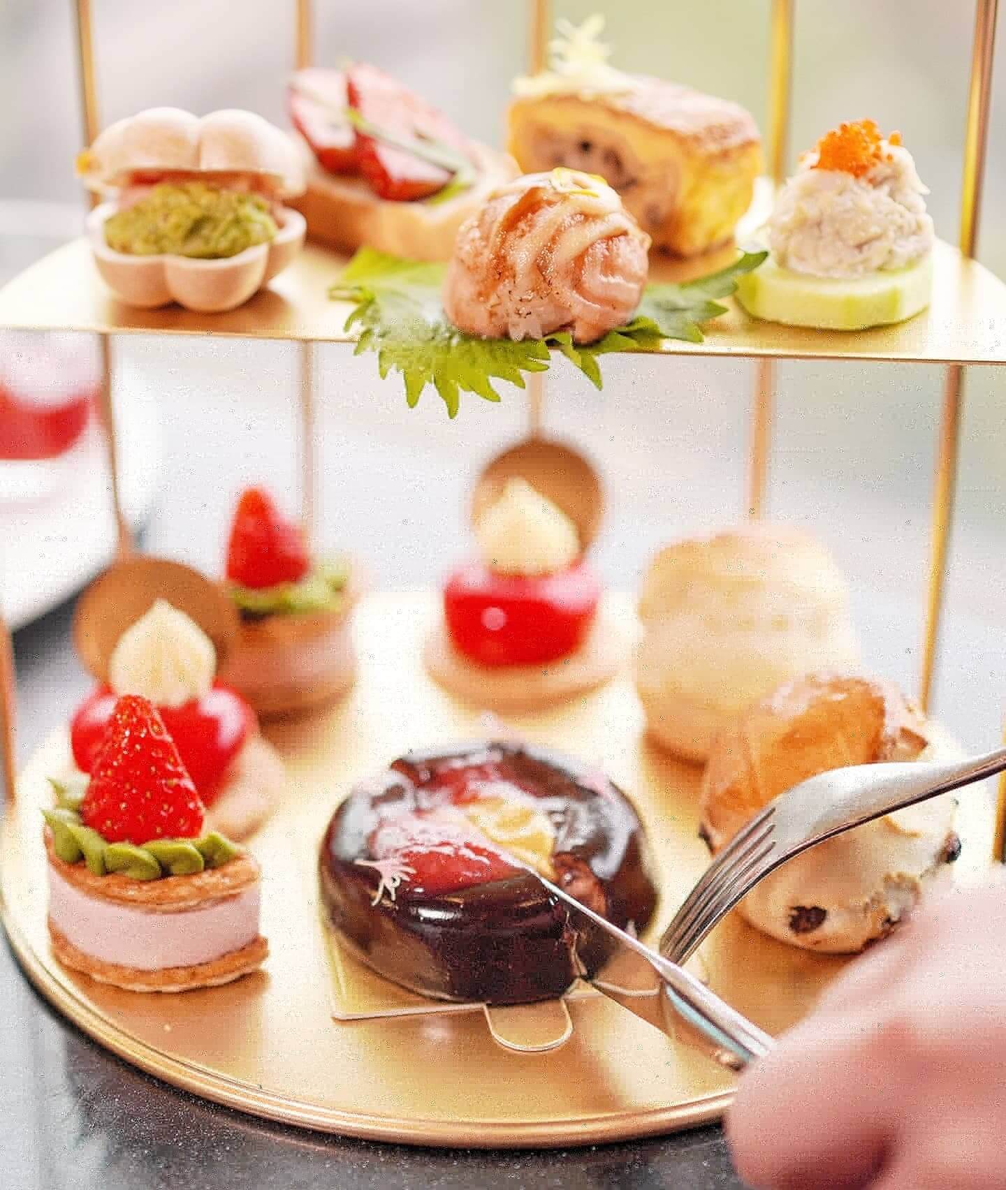 54% 朱古力草莓慕絲蛋糕伴草莓漿球