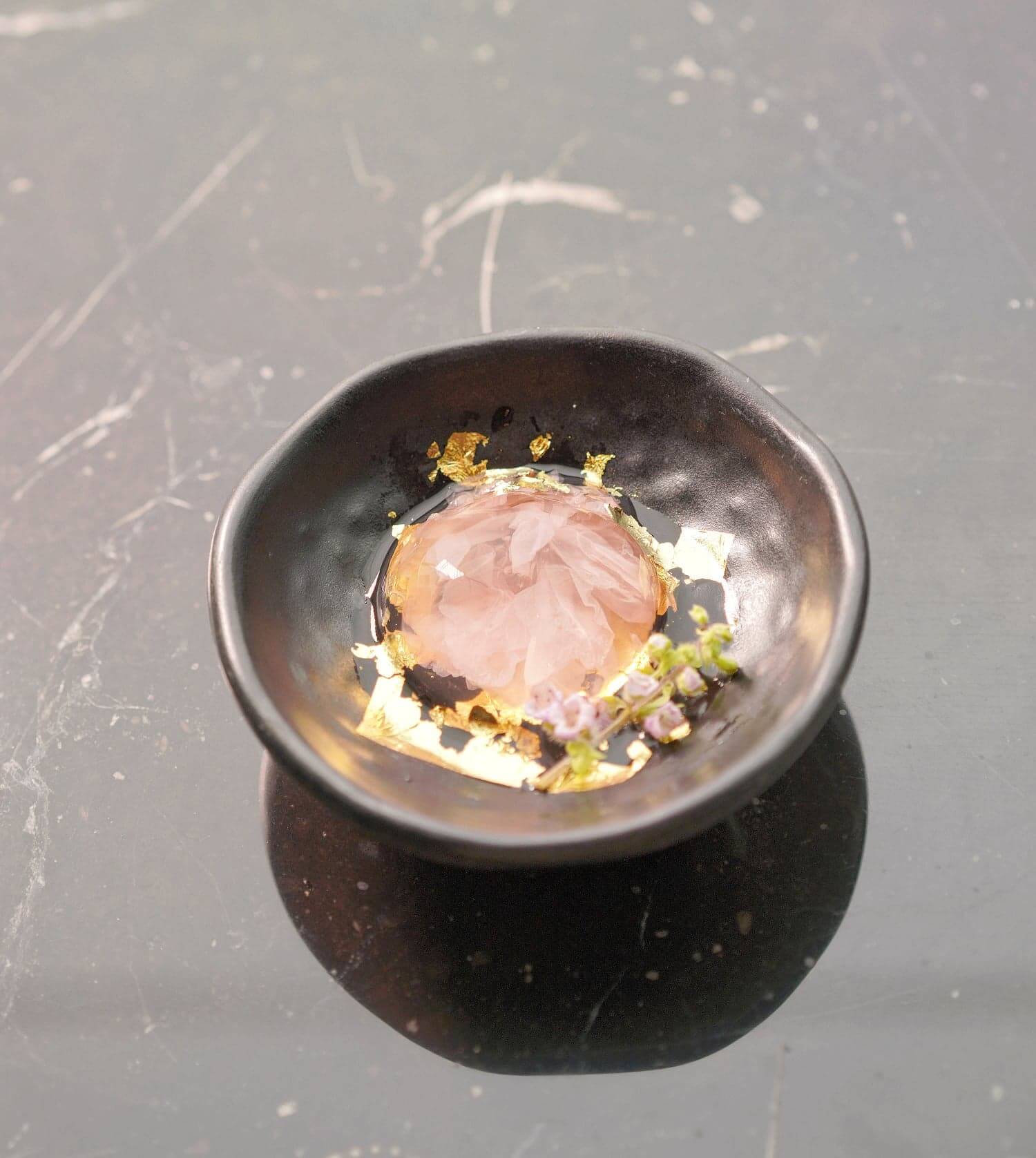 金箔櫻花水信玄餅。