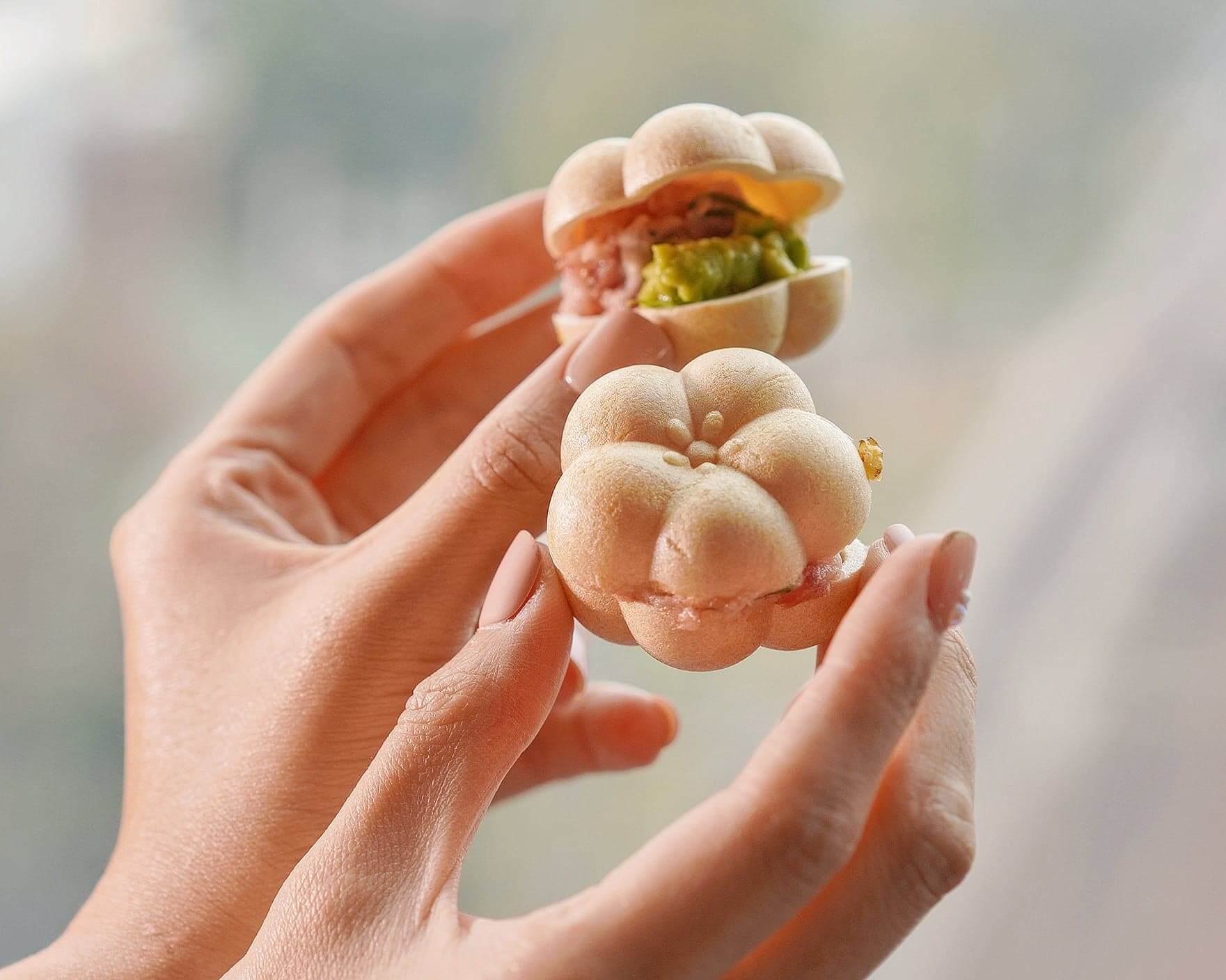 碎吞拿魚腩牛油果最中餅。