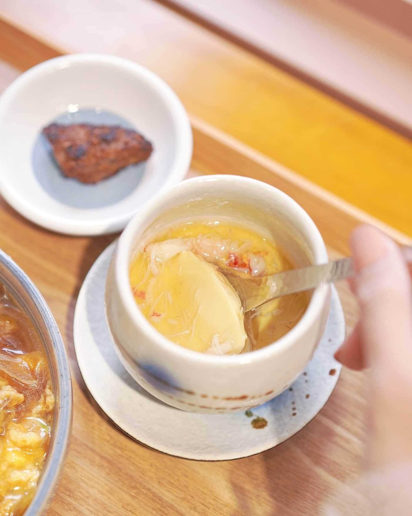 松葉蟹肉茶碗蒸,略嫌質地實咗啲,未有入口即化嘅口感。