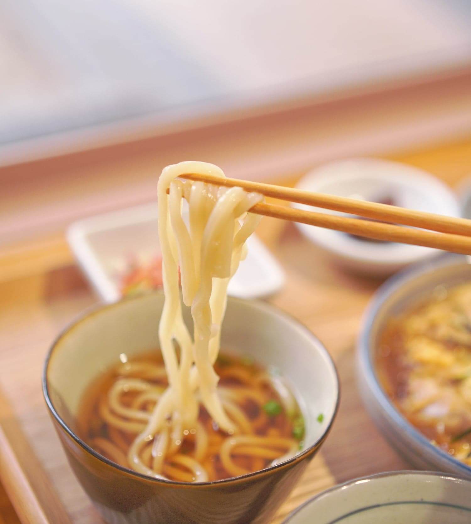 每份定食都配個小烏冬,好煙韌。