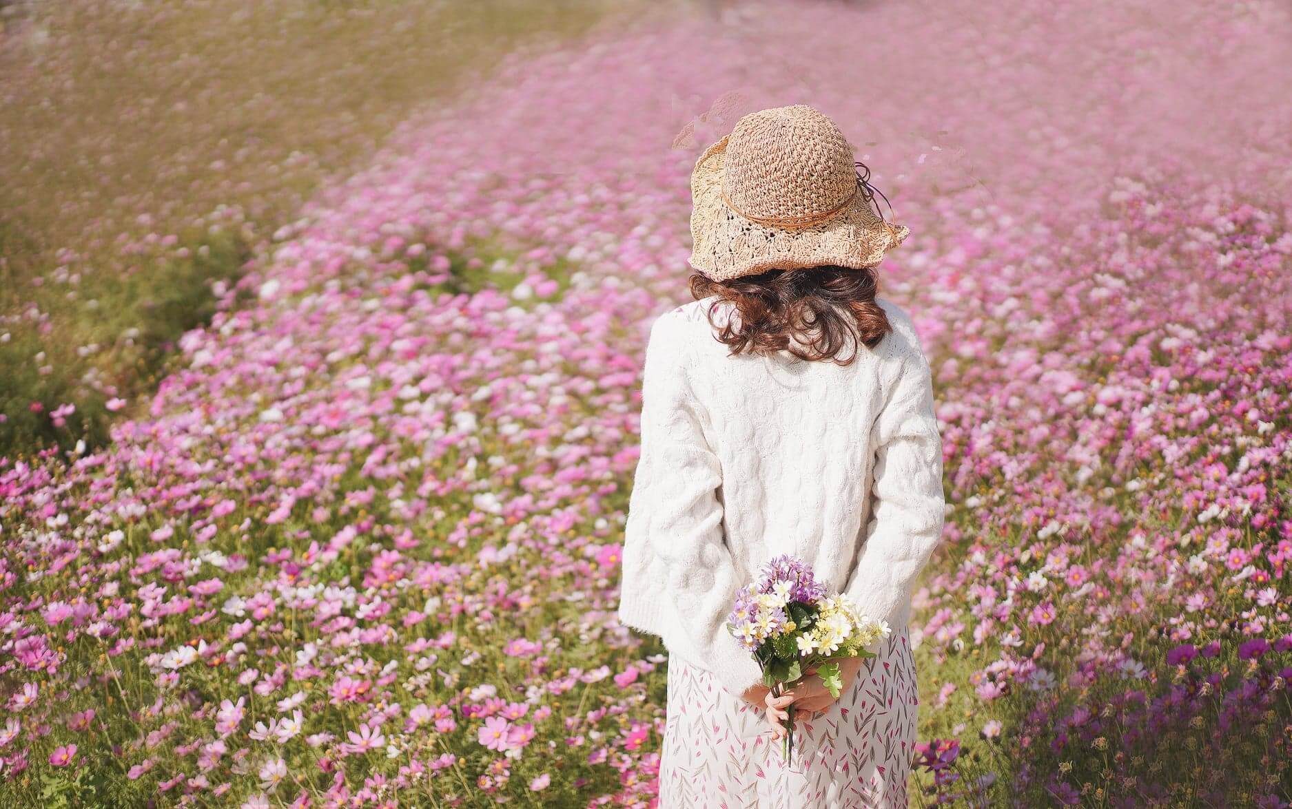 自備花束或帽子,為照片加添休閒感!