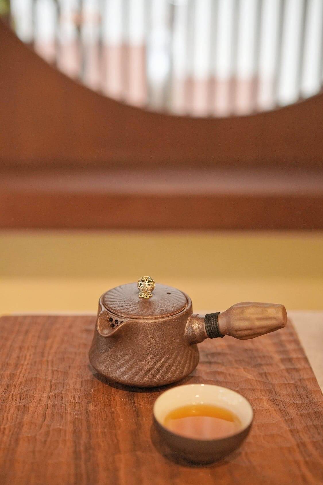 精緻小茶壺,盛載來自日本茶葉。