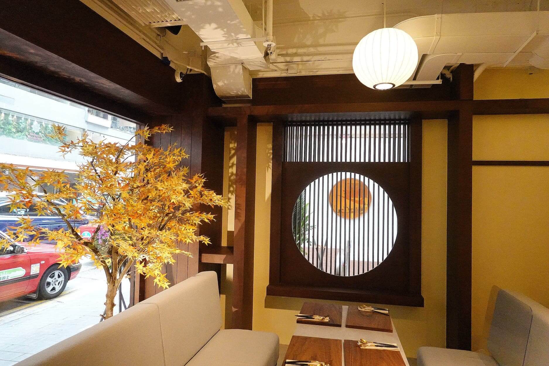 店子充滿禪意,洋溢京都嘅秋日氣息。