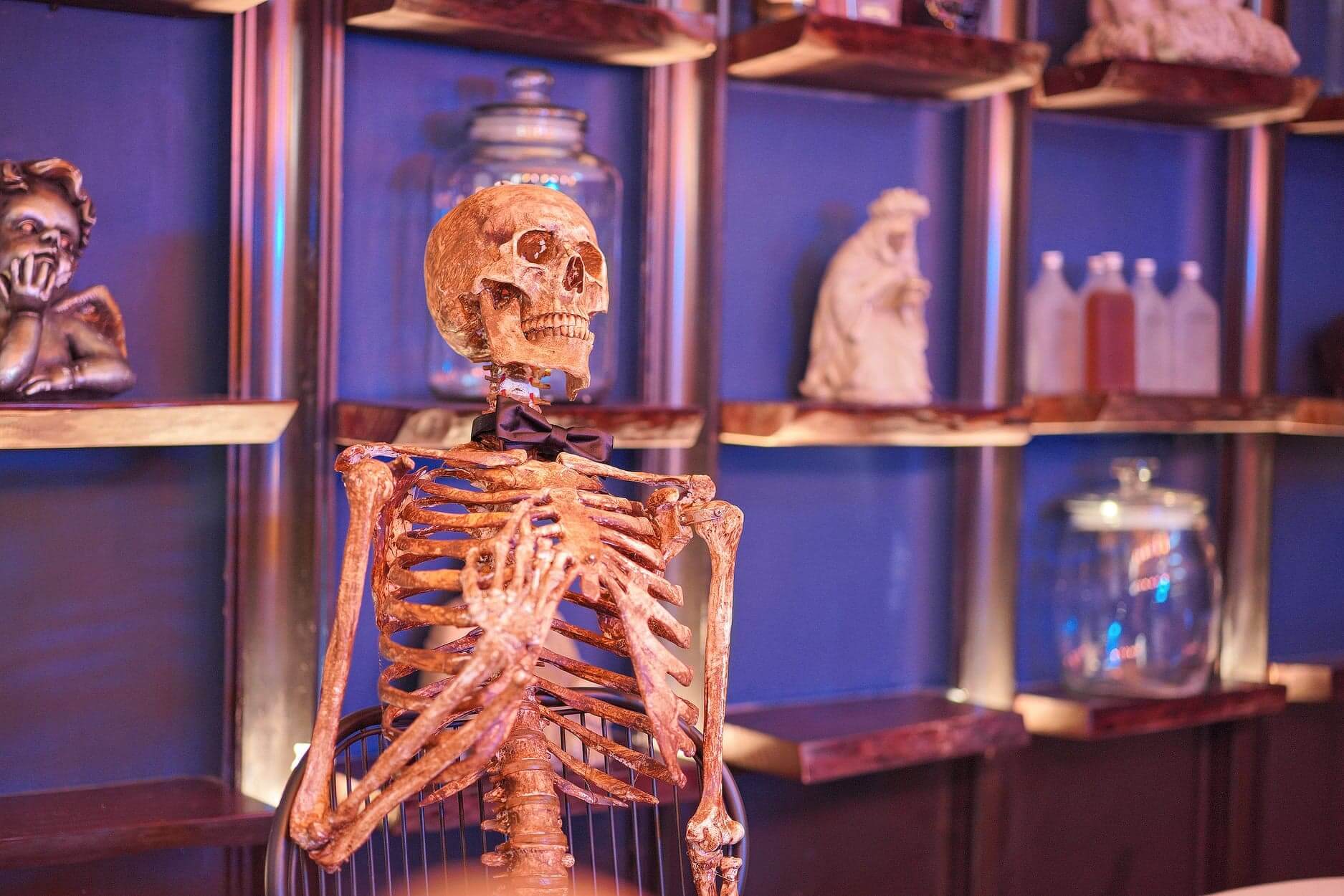 一入門口即見骷髏骨頭歡迎你!