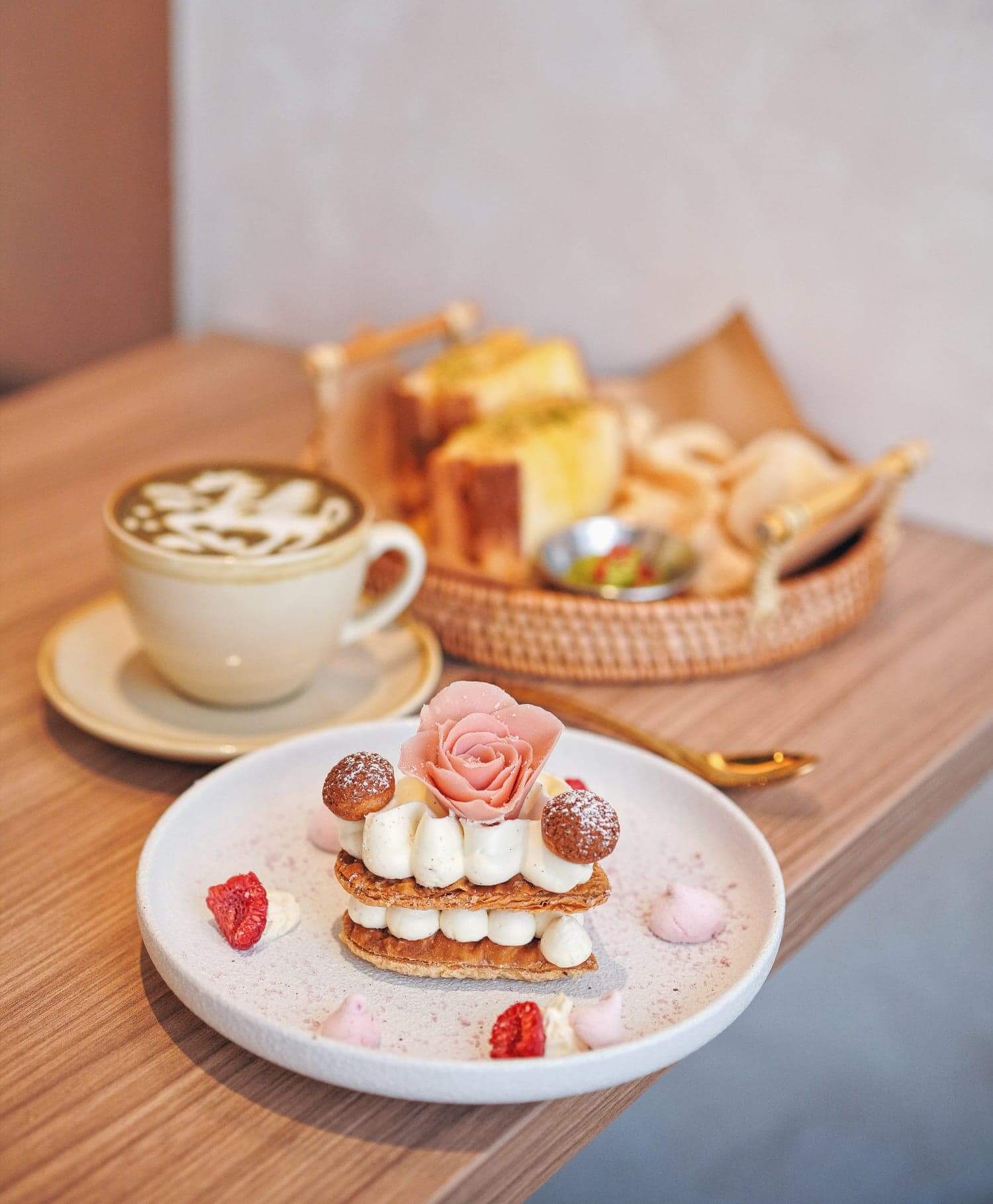 精緻嘅新派越法美食,幾有風格。