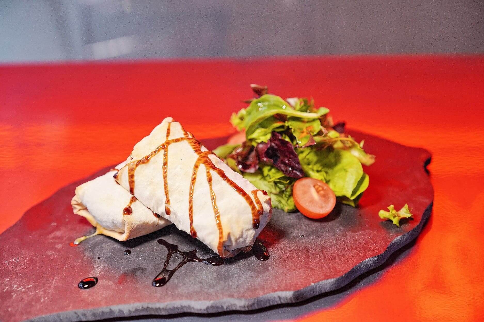 焗芝士蟹肉酥皮紙卷好足料!