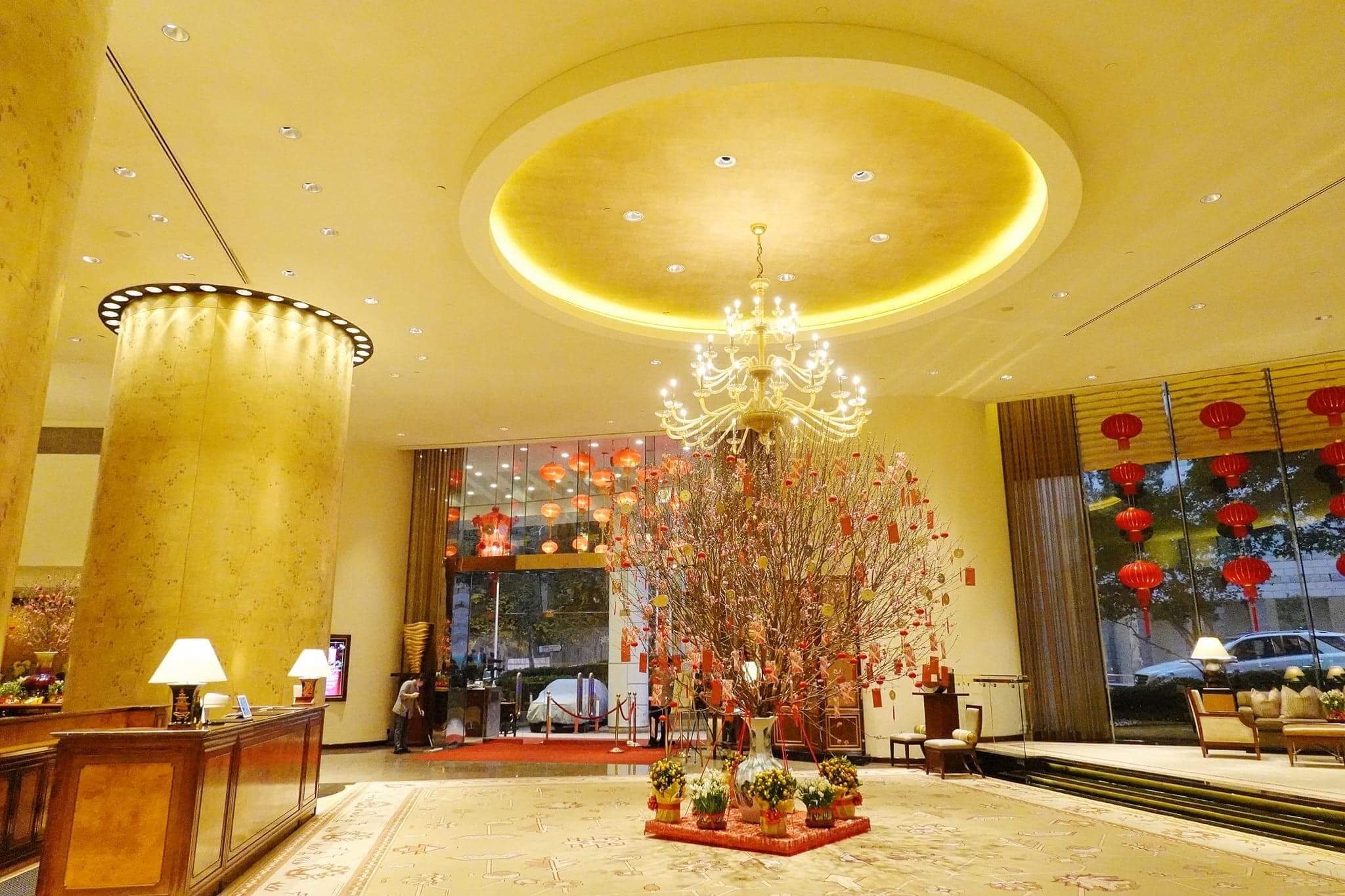 港麗酒店樂聚廊都換上咗新年布置。