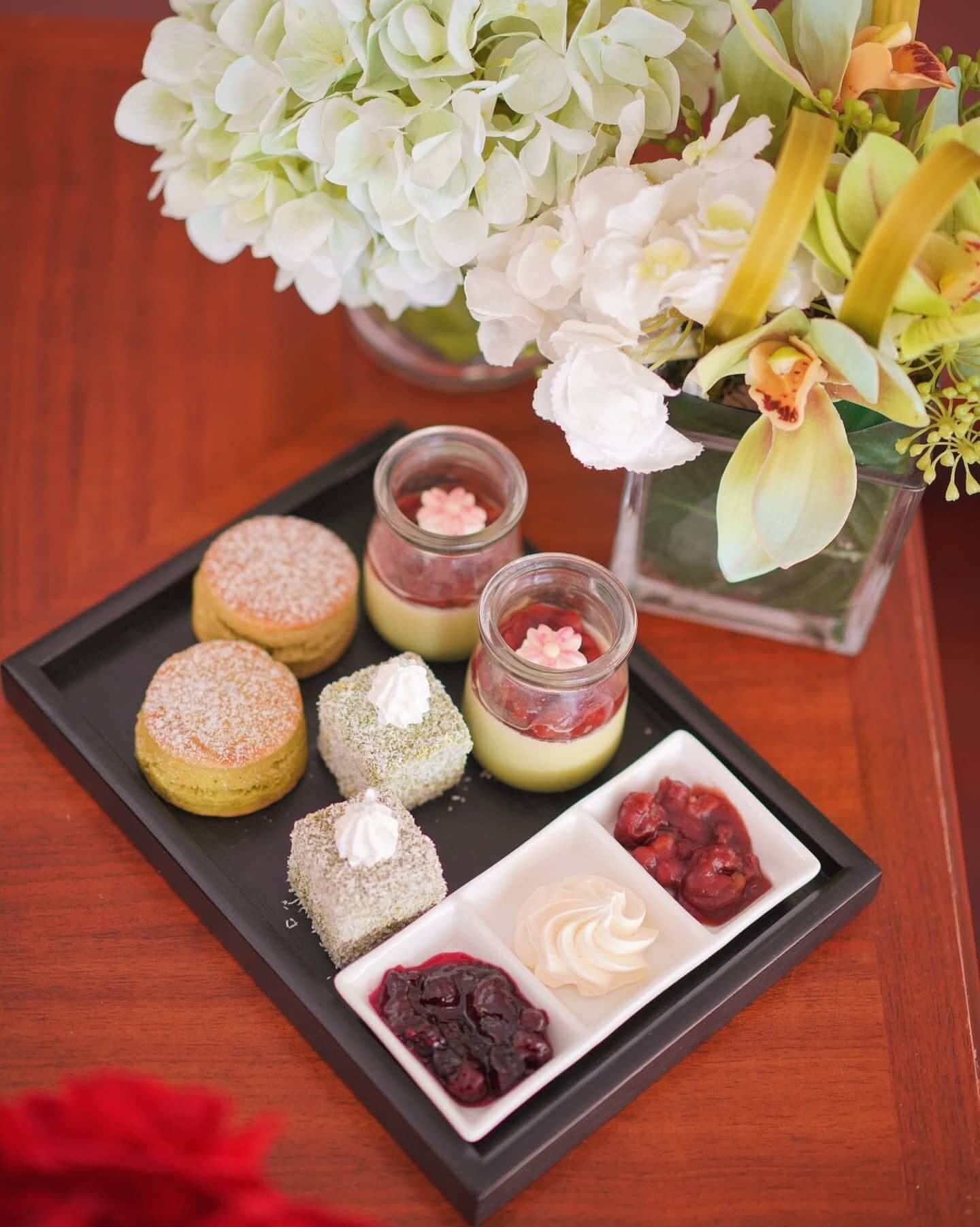 北海道綠茶奶凍配紅豆、靜岡綠茶鬆餅配紅豆、綠茶林明頓