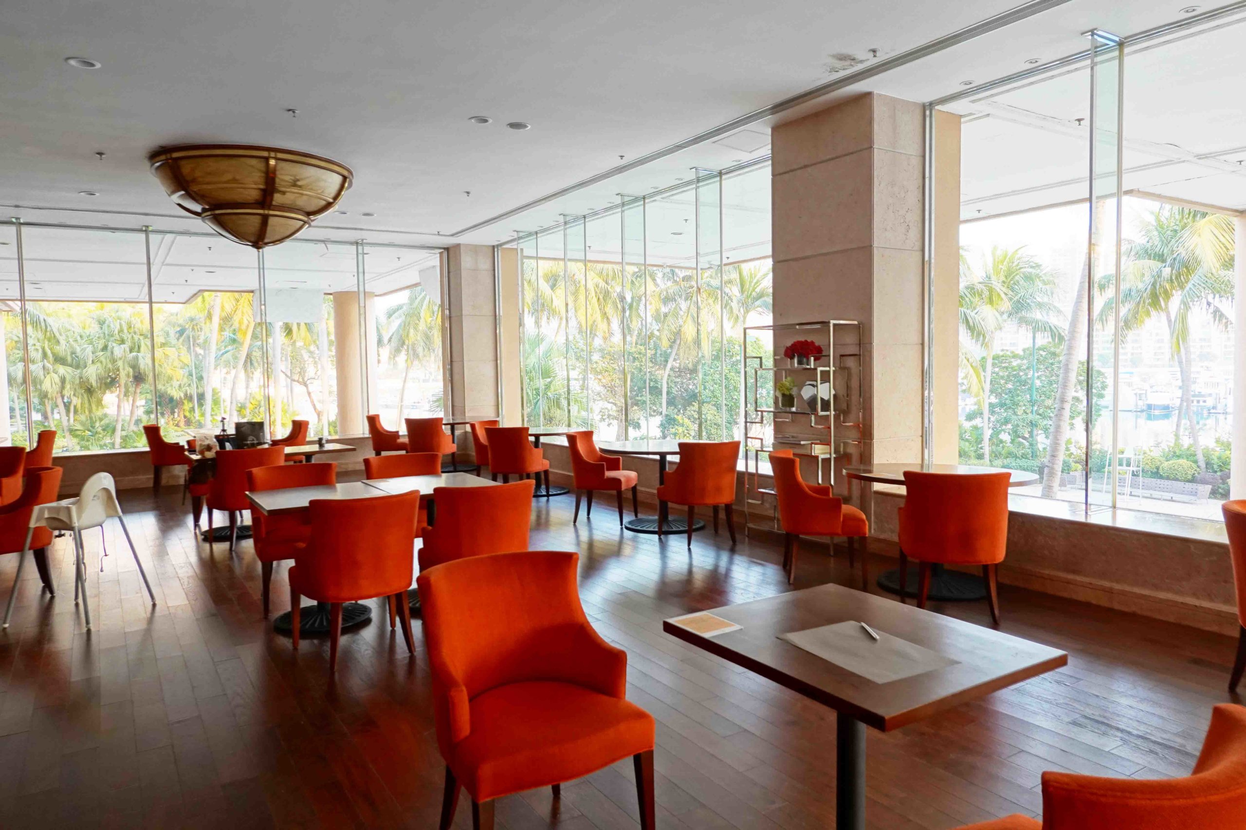 Lobby Lounge主調以紅黑為主,高貴大方。