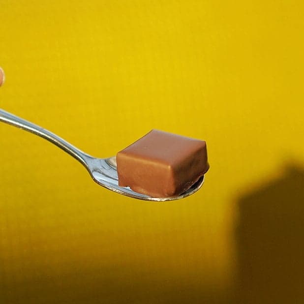 牛奶果仁朱古力