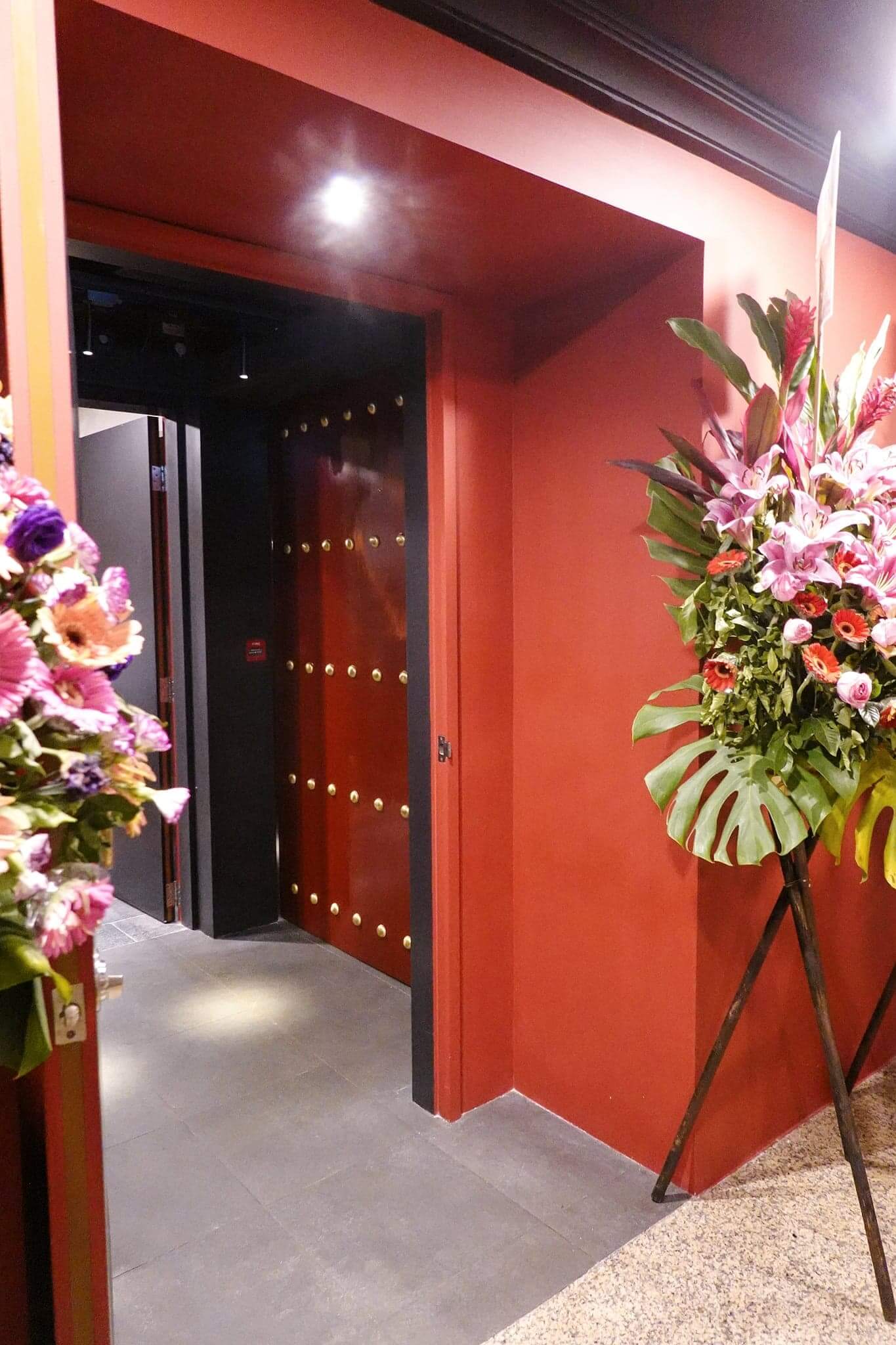 紅堂門口都好有中國色彩,門口好有紫禁城feel!