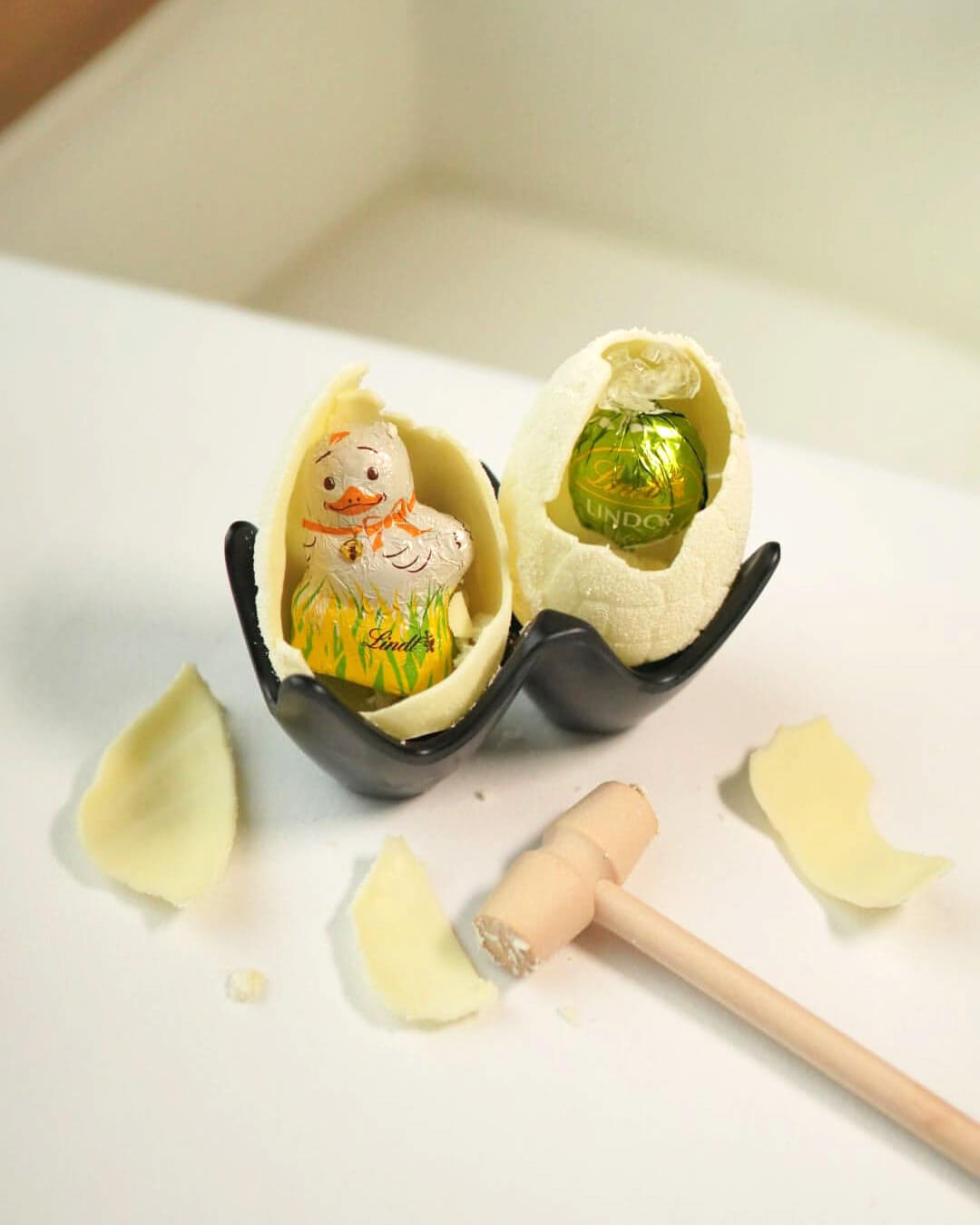 白朱古力雞蛋内暗藏驚喜！
