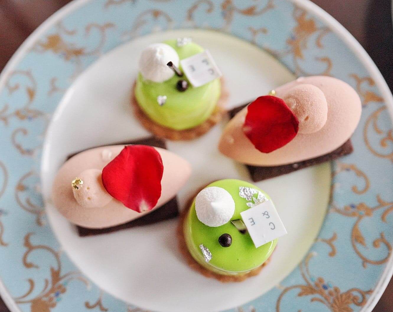 第2層甜品以慕絲為主。