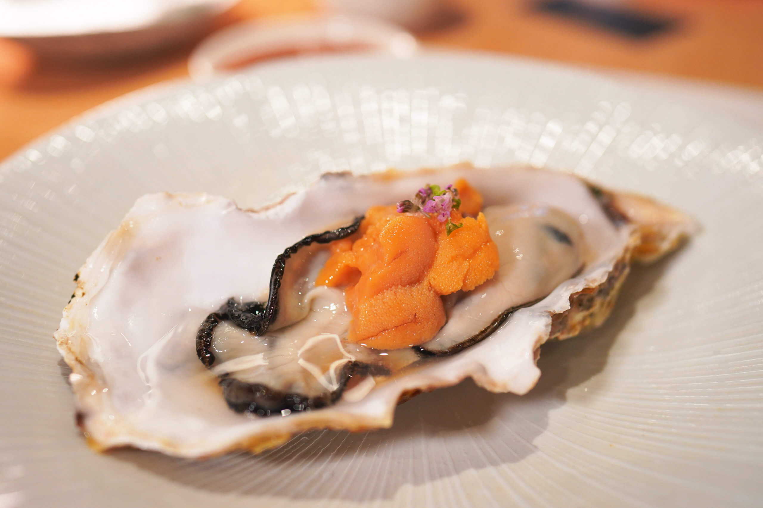 豐‧特上頭盤即是肥美嘅岩手蠔及北海道根室海膽。