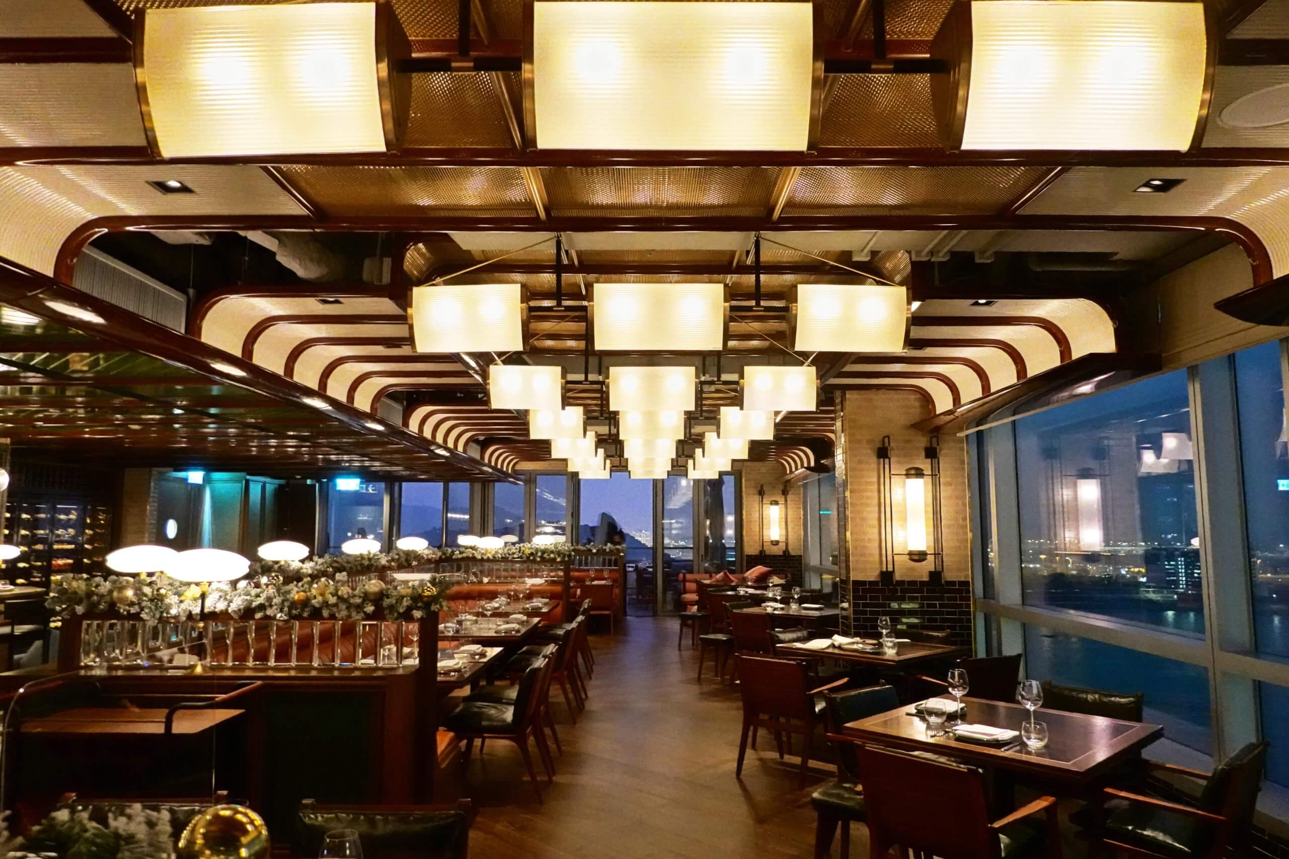 餐廳餐廳設計走懷舊美式風,精緻華麗。