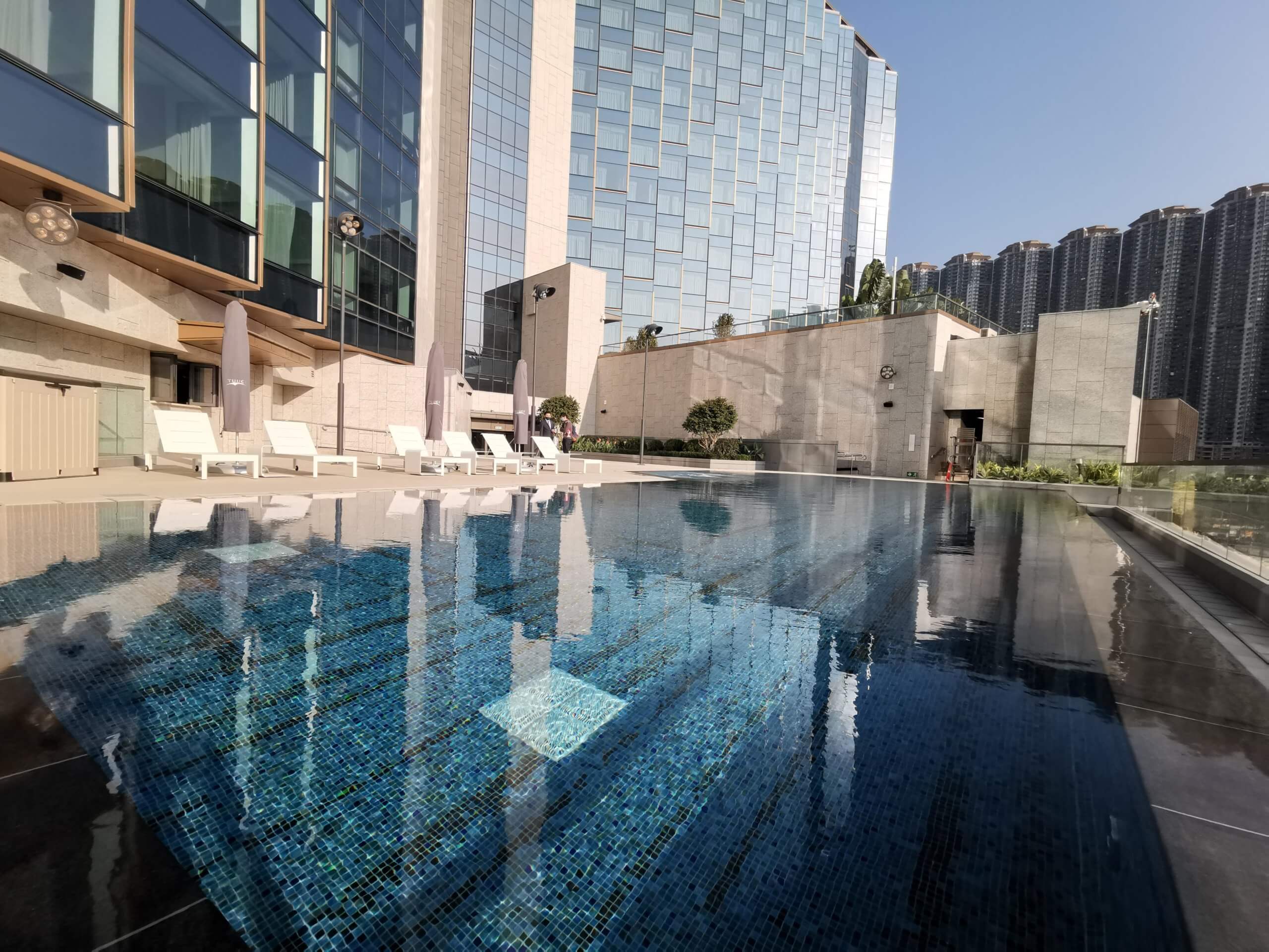 泳池另一邊對正房景,景色不錯。