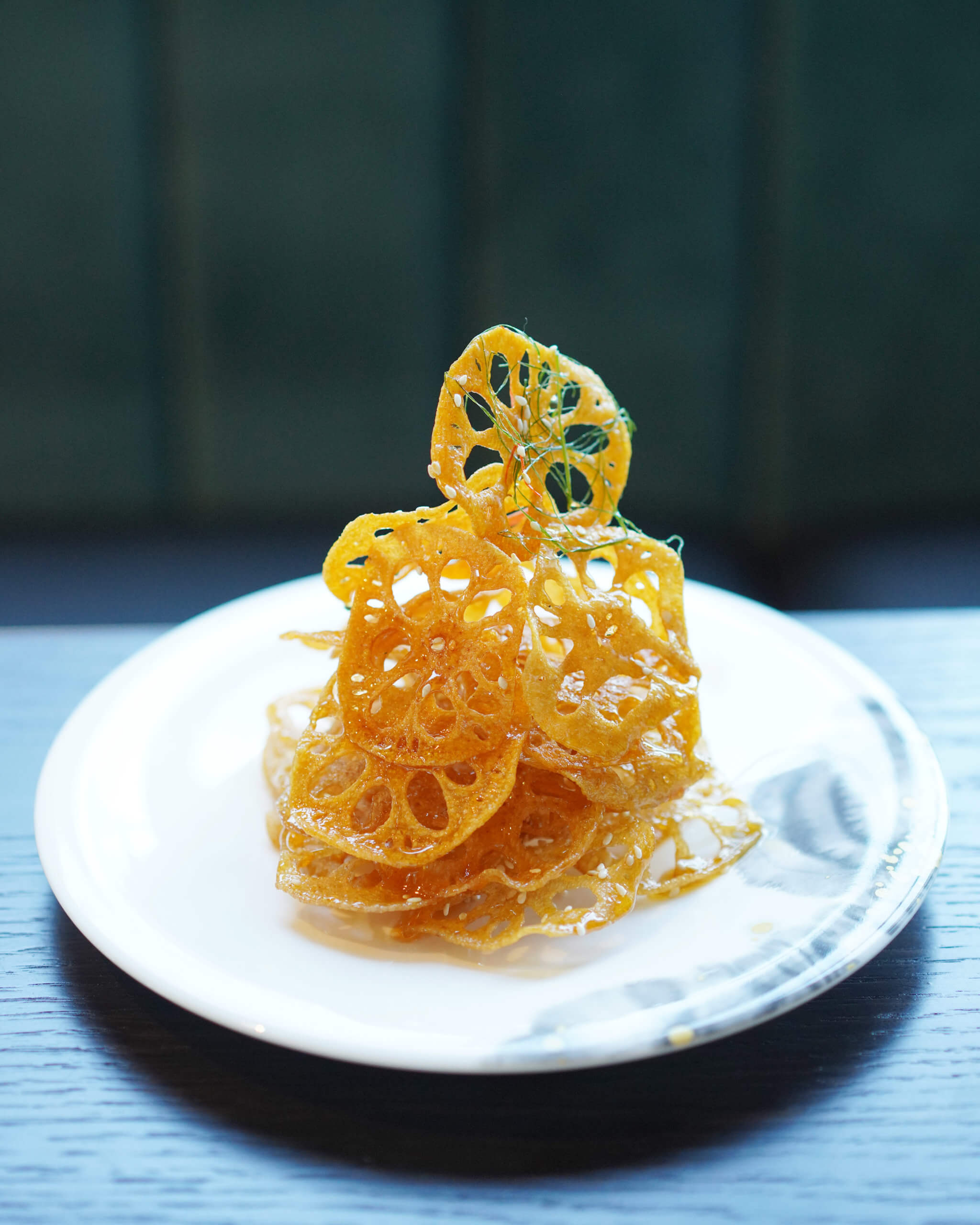 切成可透光嘅藕片,好考師傅刀工!