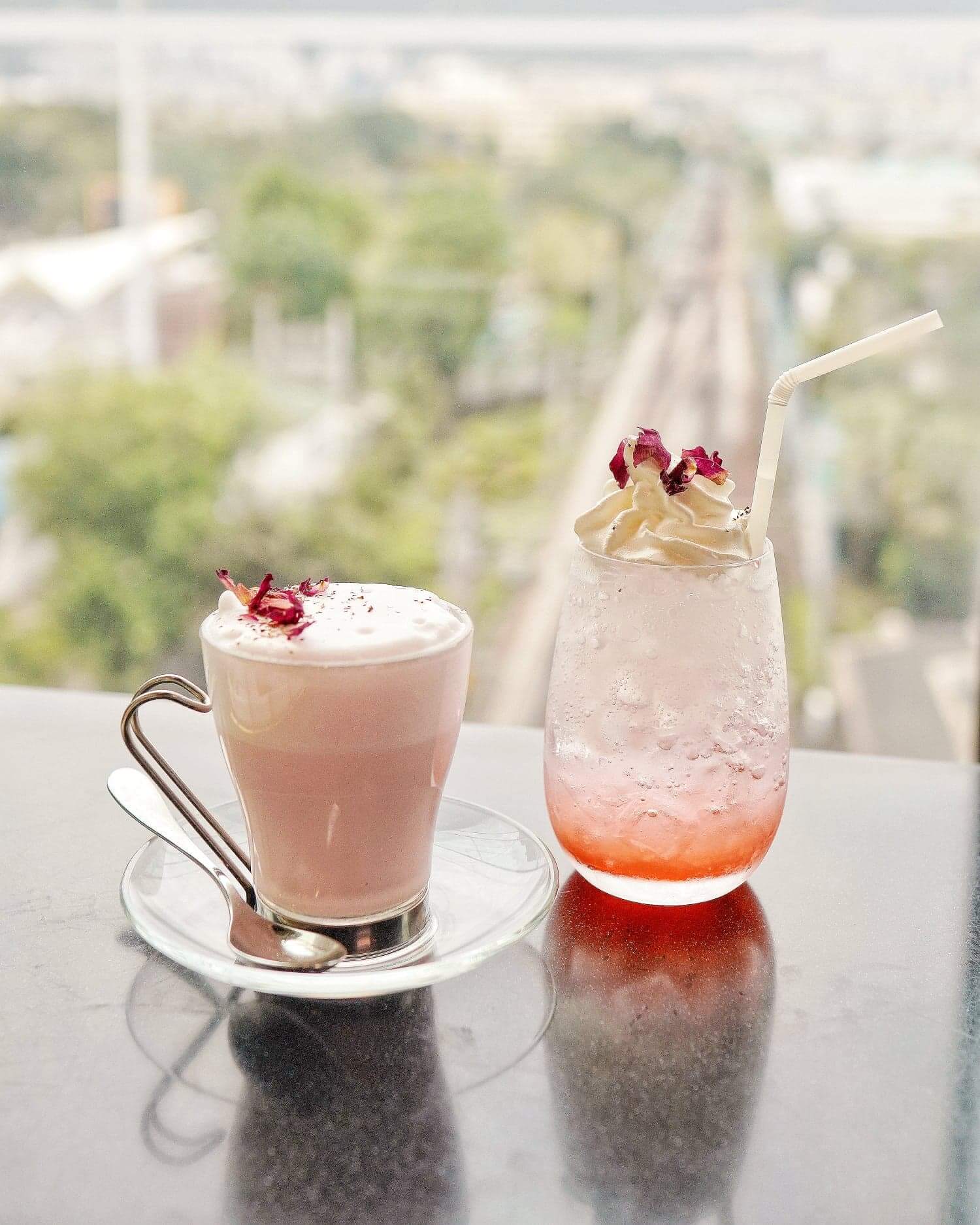 Rose Latte(左)、Rose Garden(右)