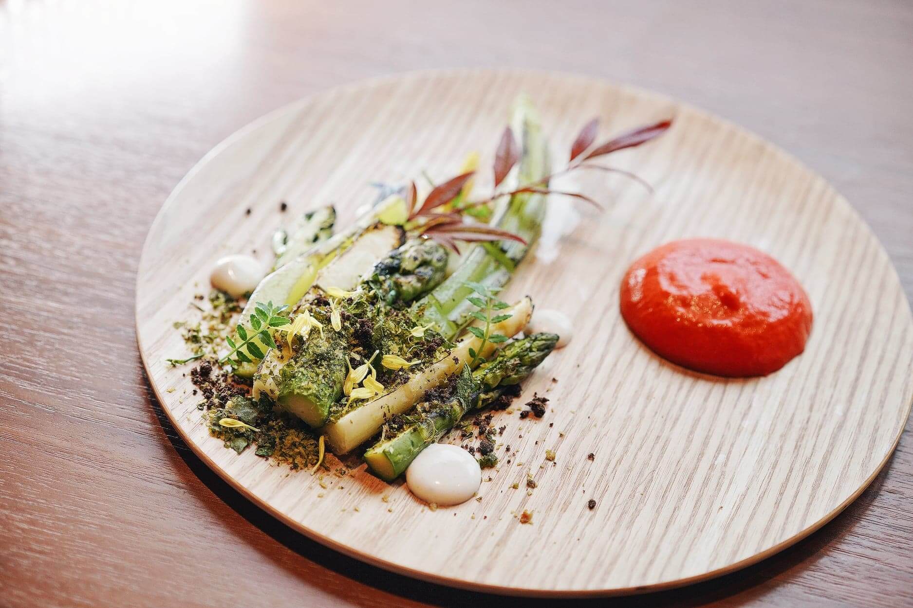 鹽燒萵筍,帶出蔬果鮮甜口感。