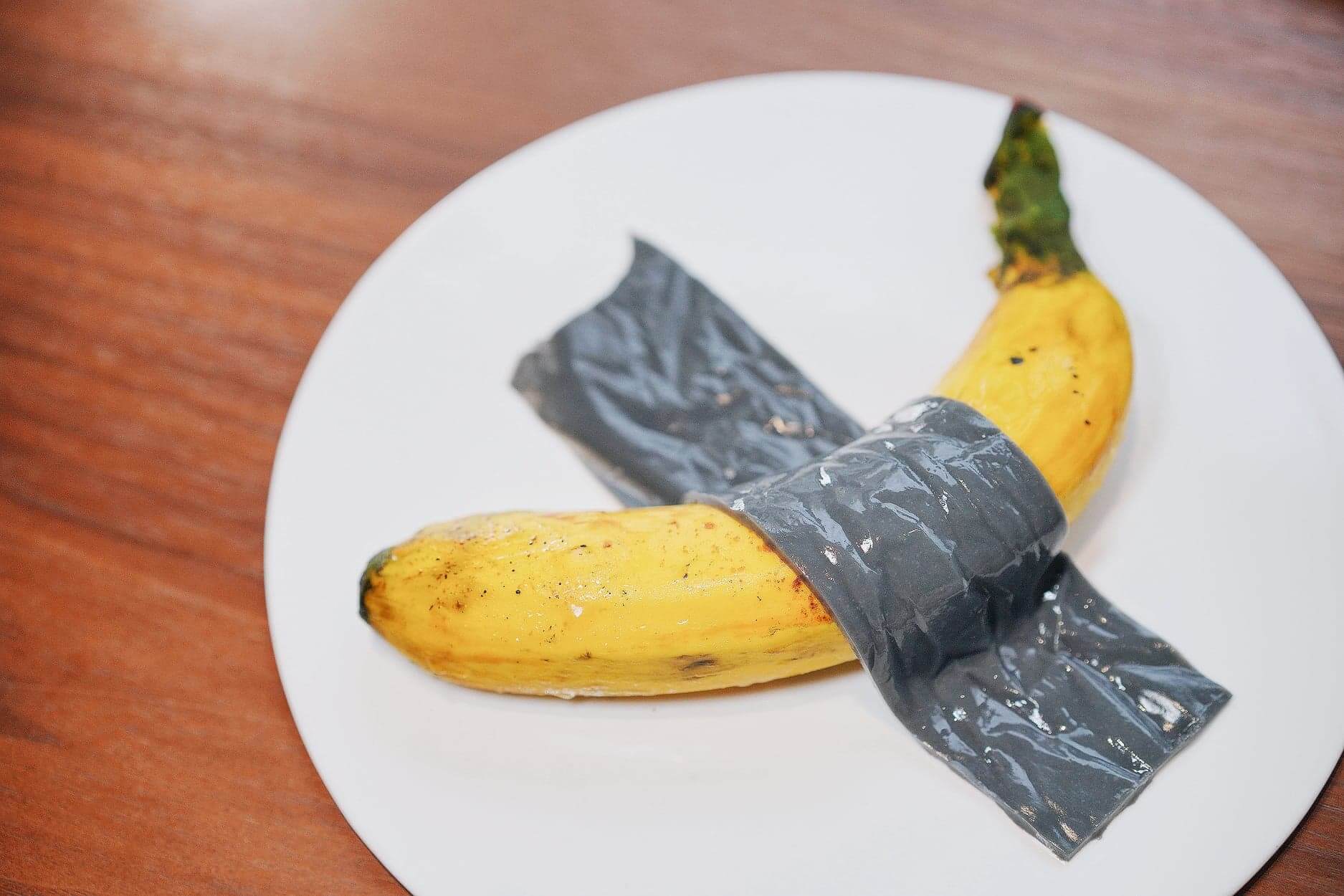 像真度高嘅"Comedian",其實係雪糕甜品。