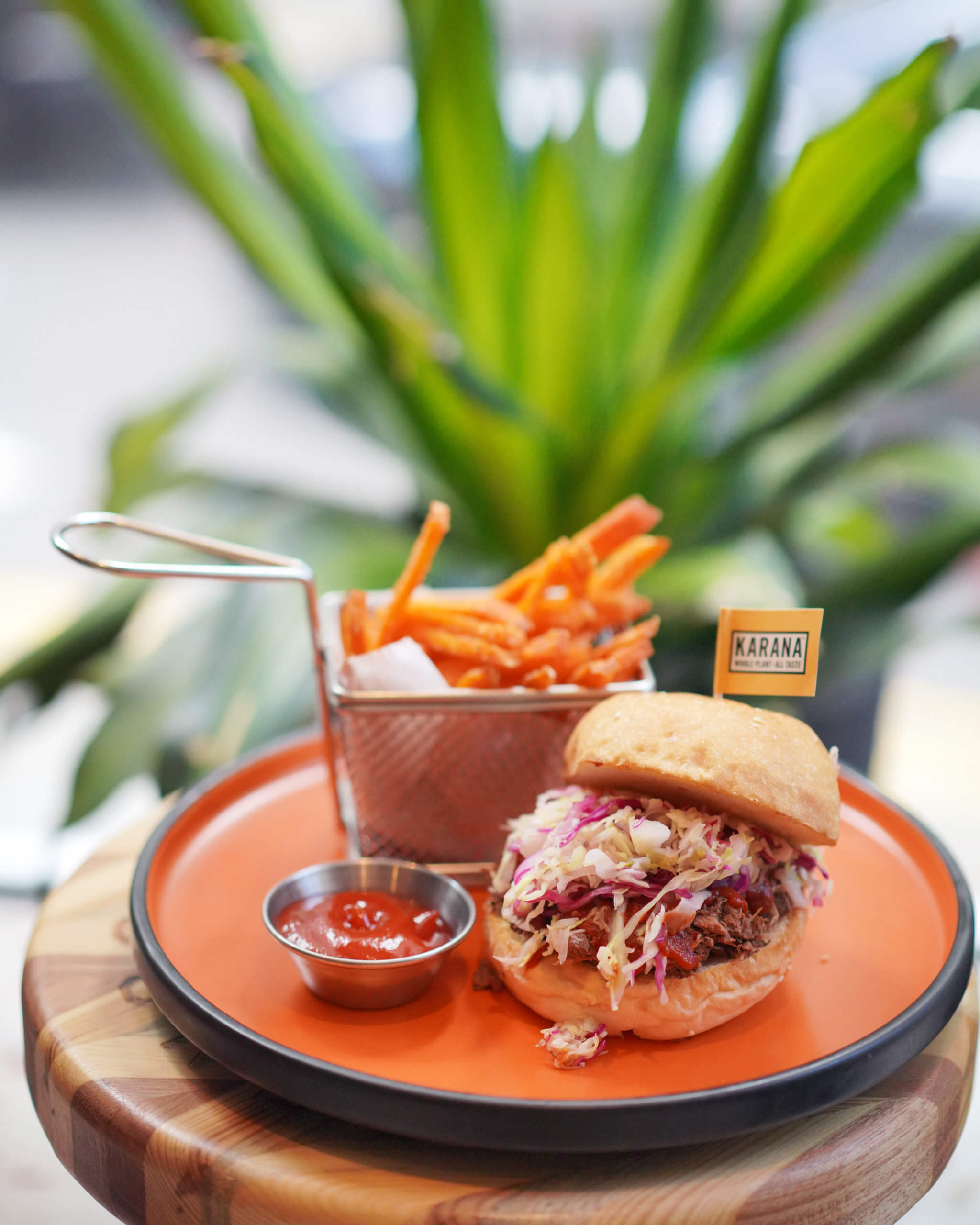 Elephant Grounds以KARANA打造出美味素漢堡。