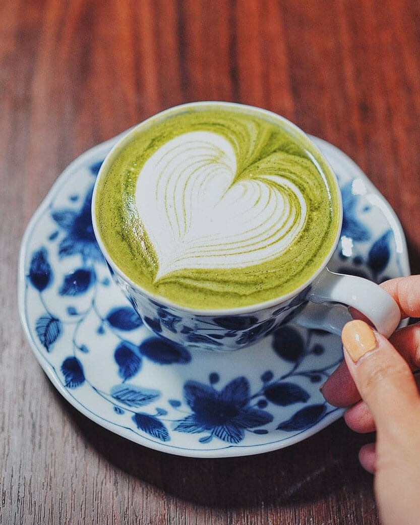 以京都直送抹茶粉沖泡,口感甘香幼滑。