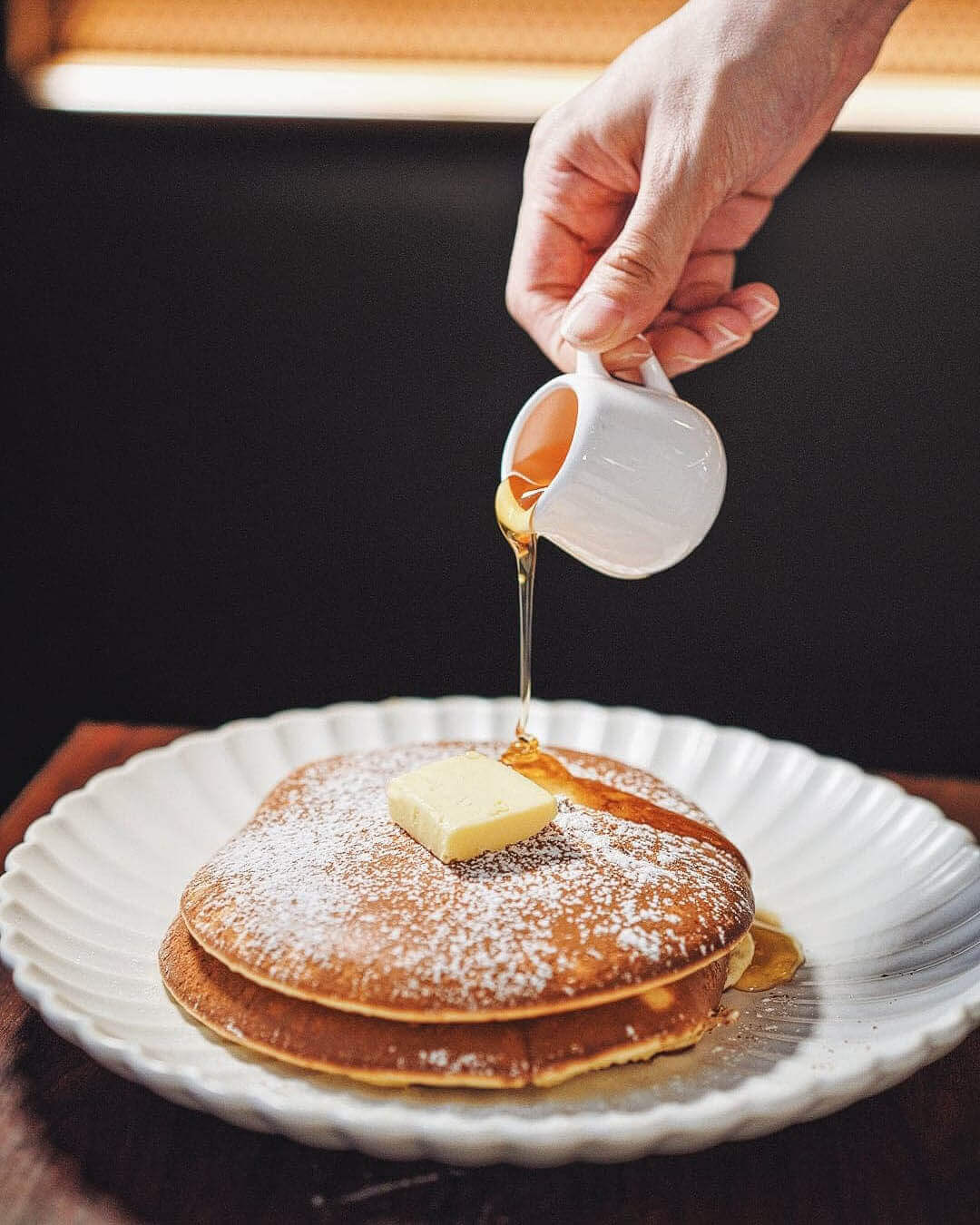 為熱辣辣鬆餅淋上楓糖,睇見都流口水!