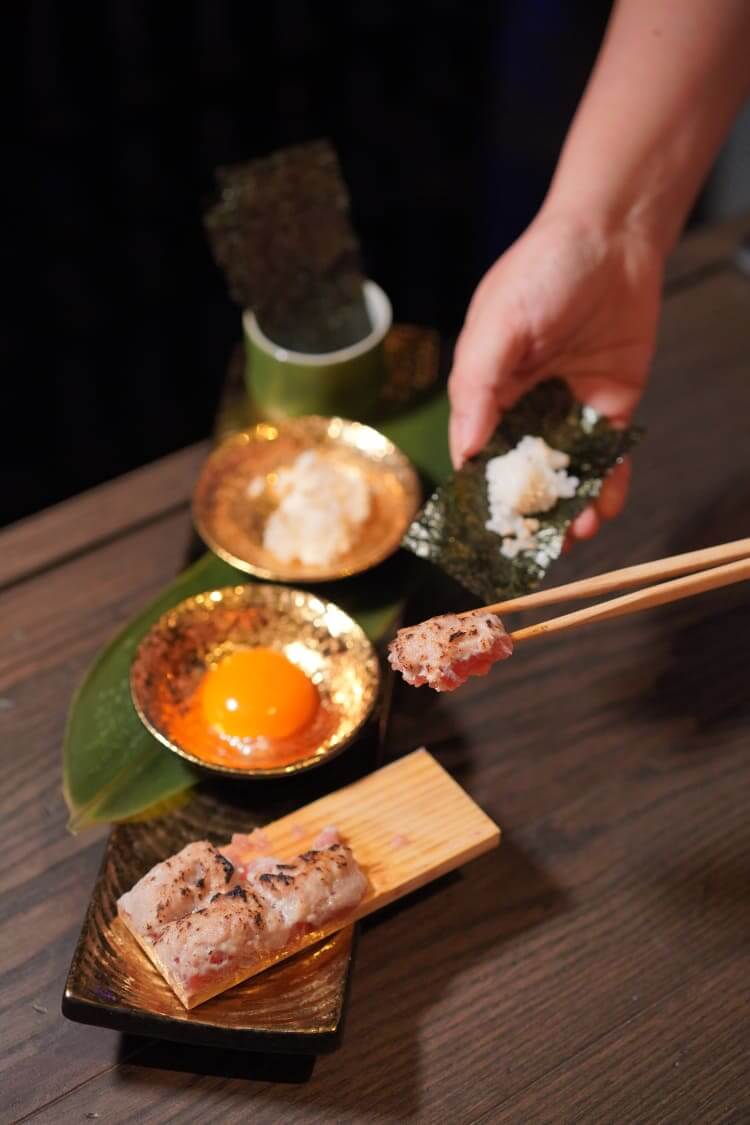 火炙蔥吞拿魚腩 HK$108 可以DIY，按個人喜好調整食材份量，包好即食！