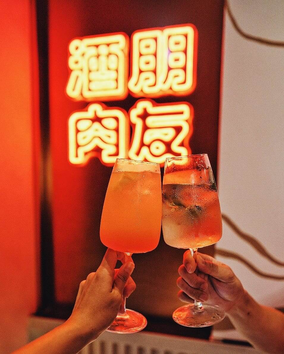 以橙及檸檬調製清新Cocktail！