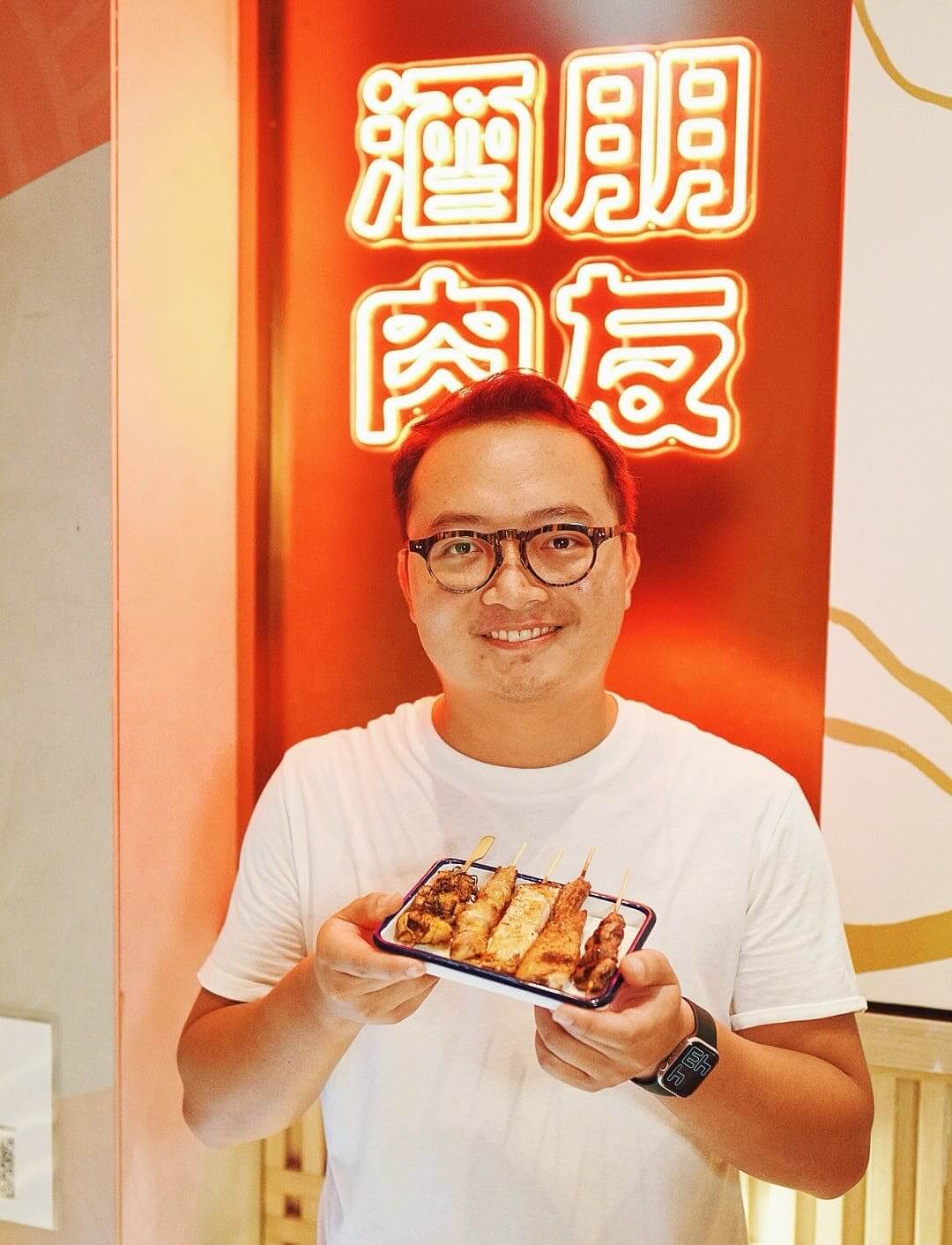 串燒店老闆 Regan Yeung 堅持以傳統日式烹調方法製作串燒。