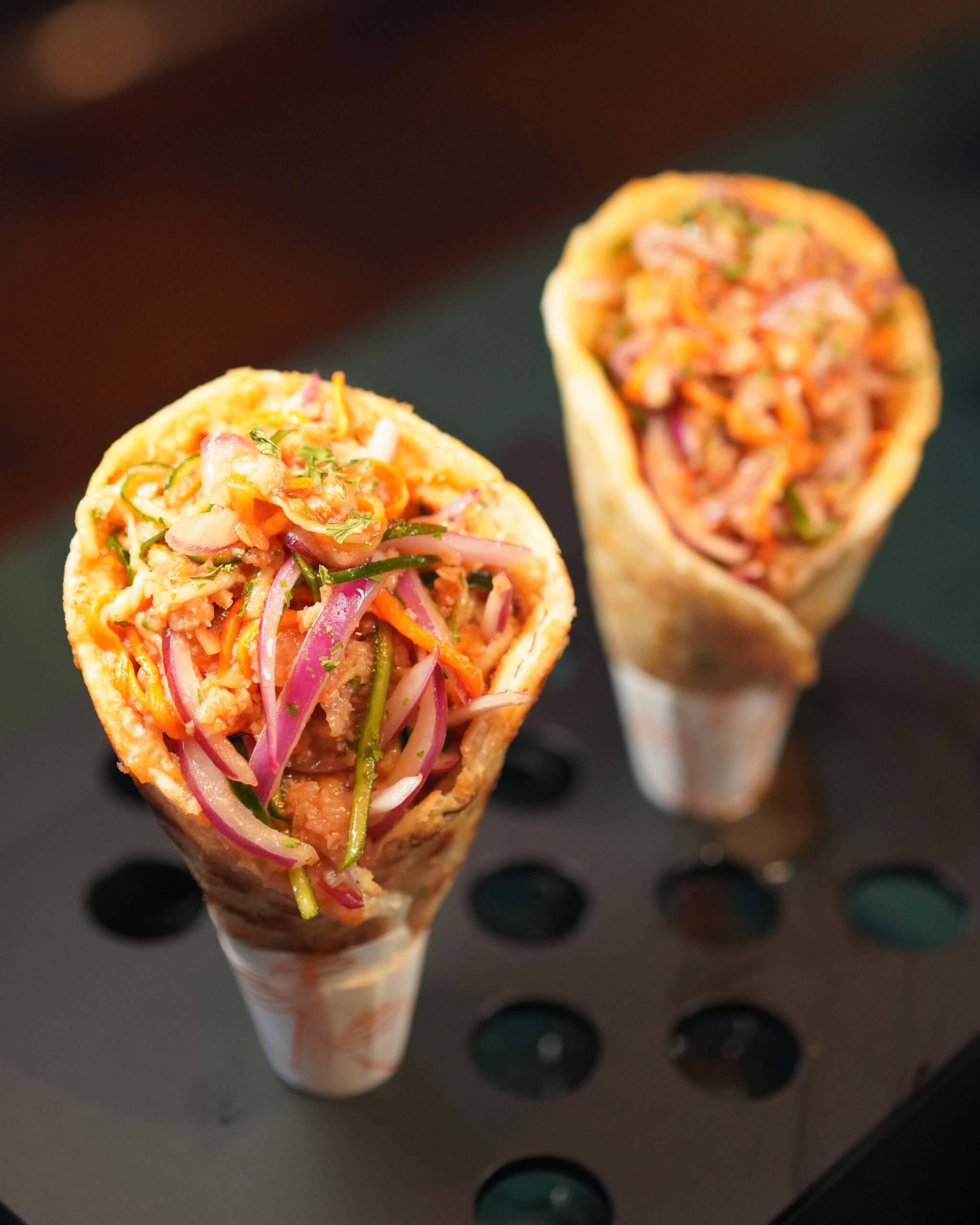 戶外小食亭有「植物肉脆烤卷」,為素食人士提供新選擇。