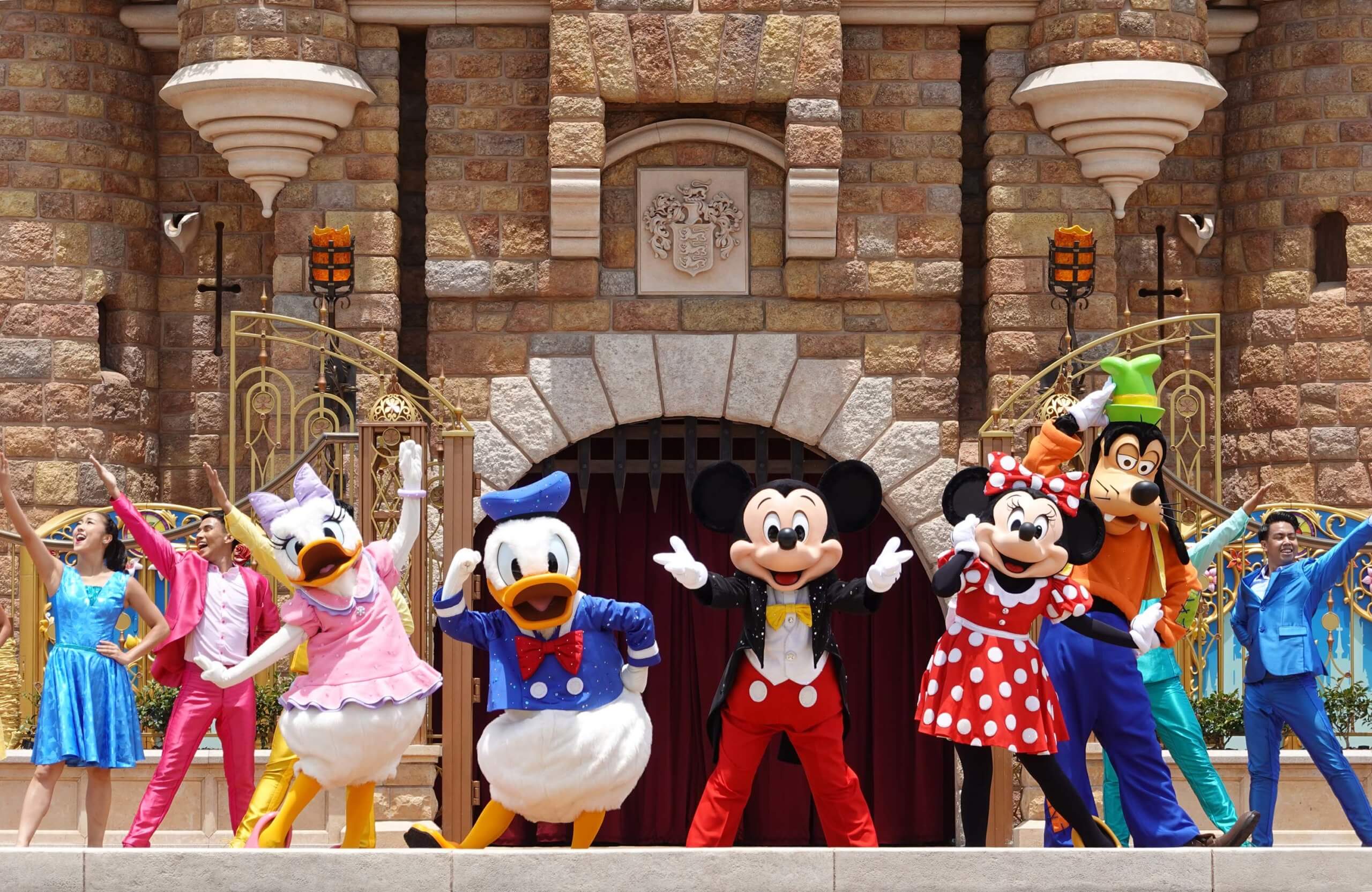 整個表演，歌手將會即場演唱有九首音樂，加上迪士尼主角載歌載舞，場面熱鬧。