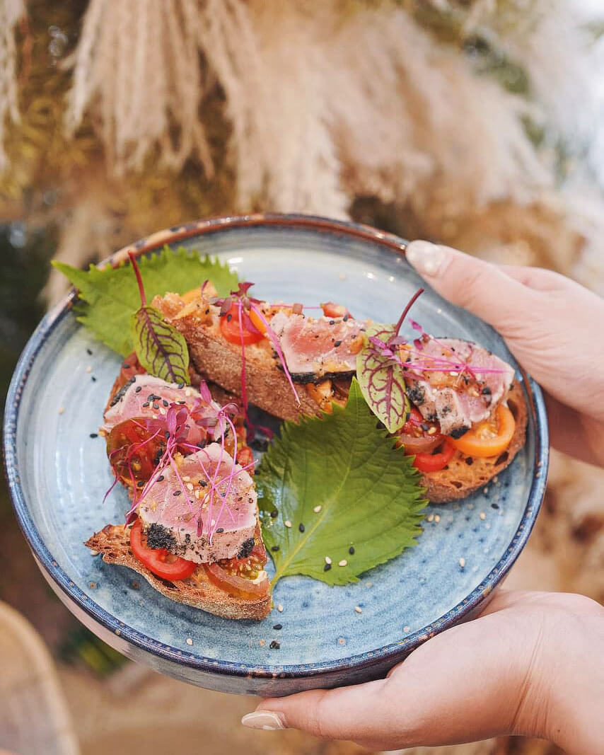 炙燒黃鰭吞拿魚酸種麵包 HK$128