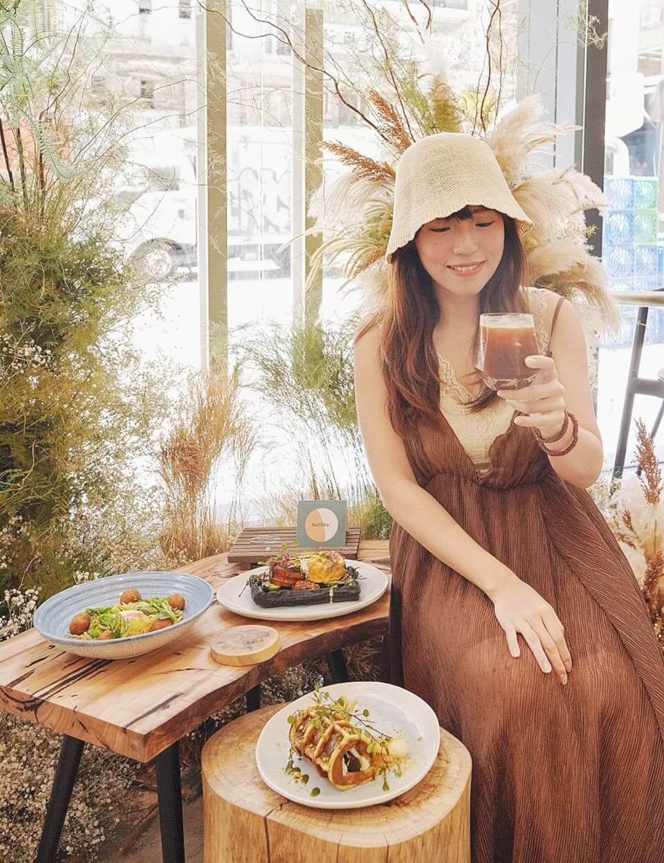 不止打卡,亦可係木系布置中,感受大自然氣息。