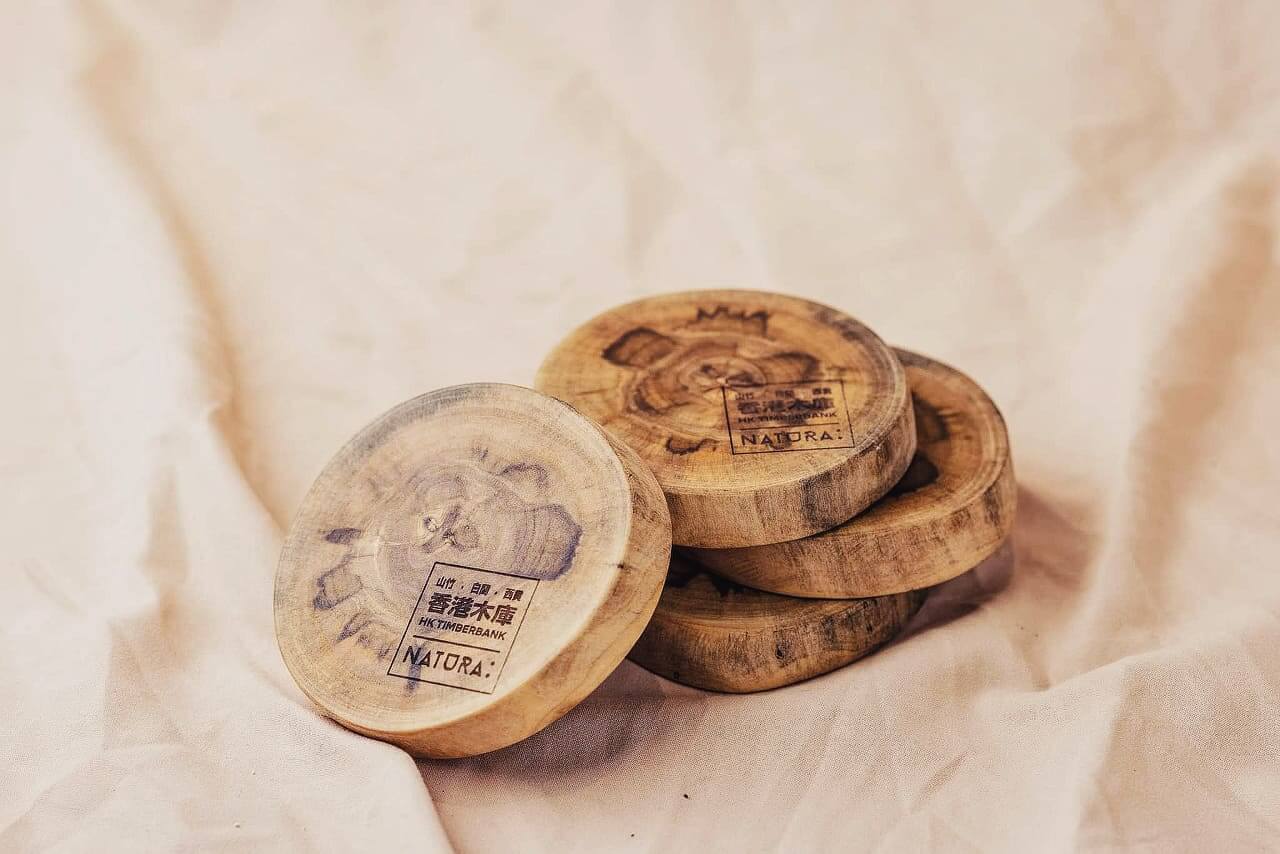 「原木杯墊」,一圈圈天然年輪紋路,盡顯原木獨特品味。